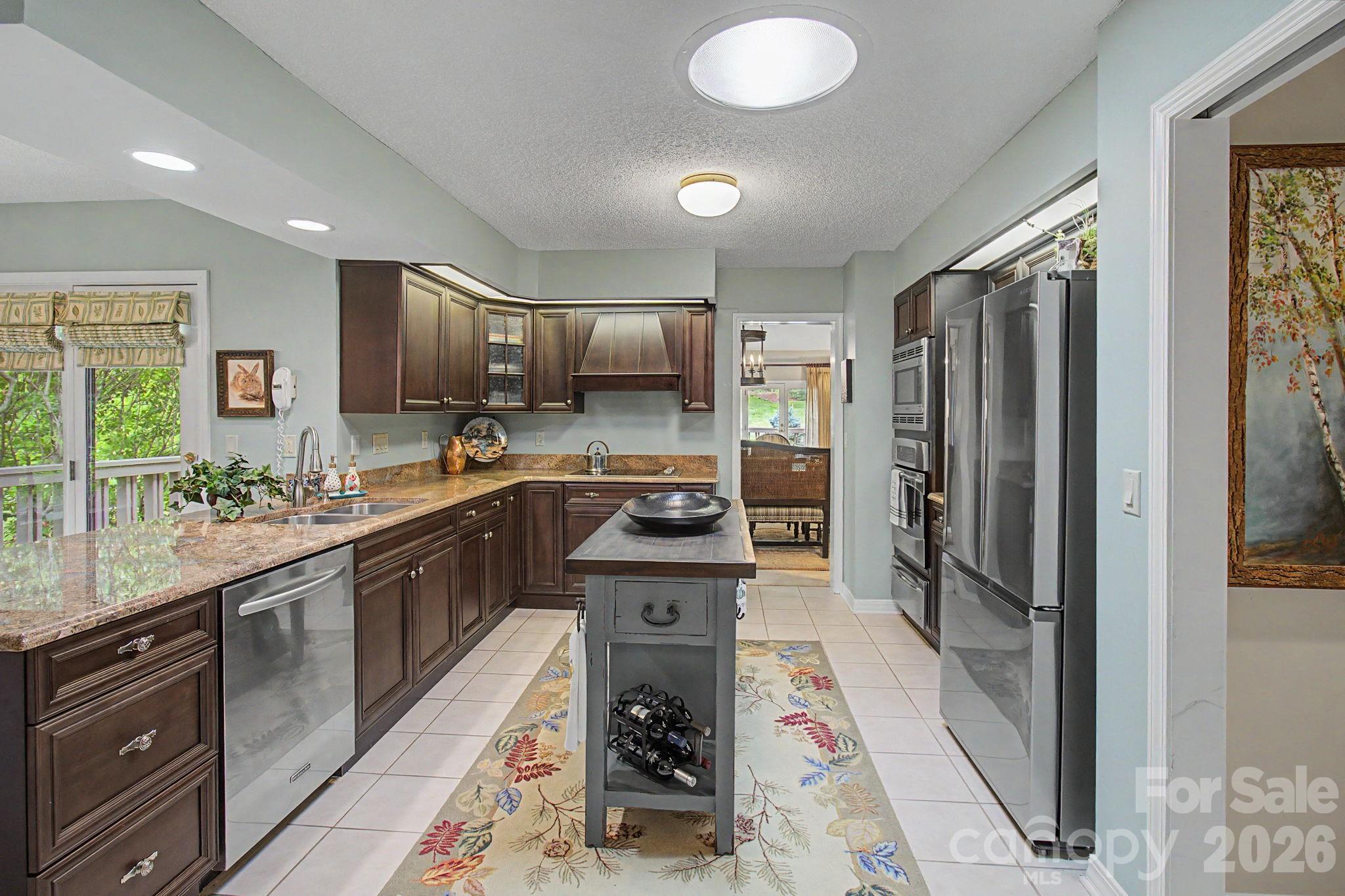 16 Clubside Drive — Asheville