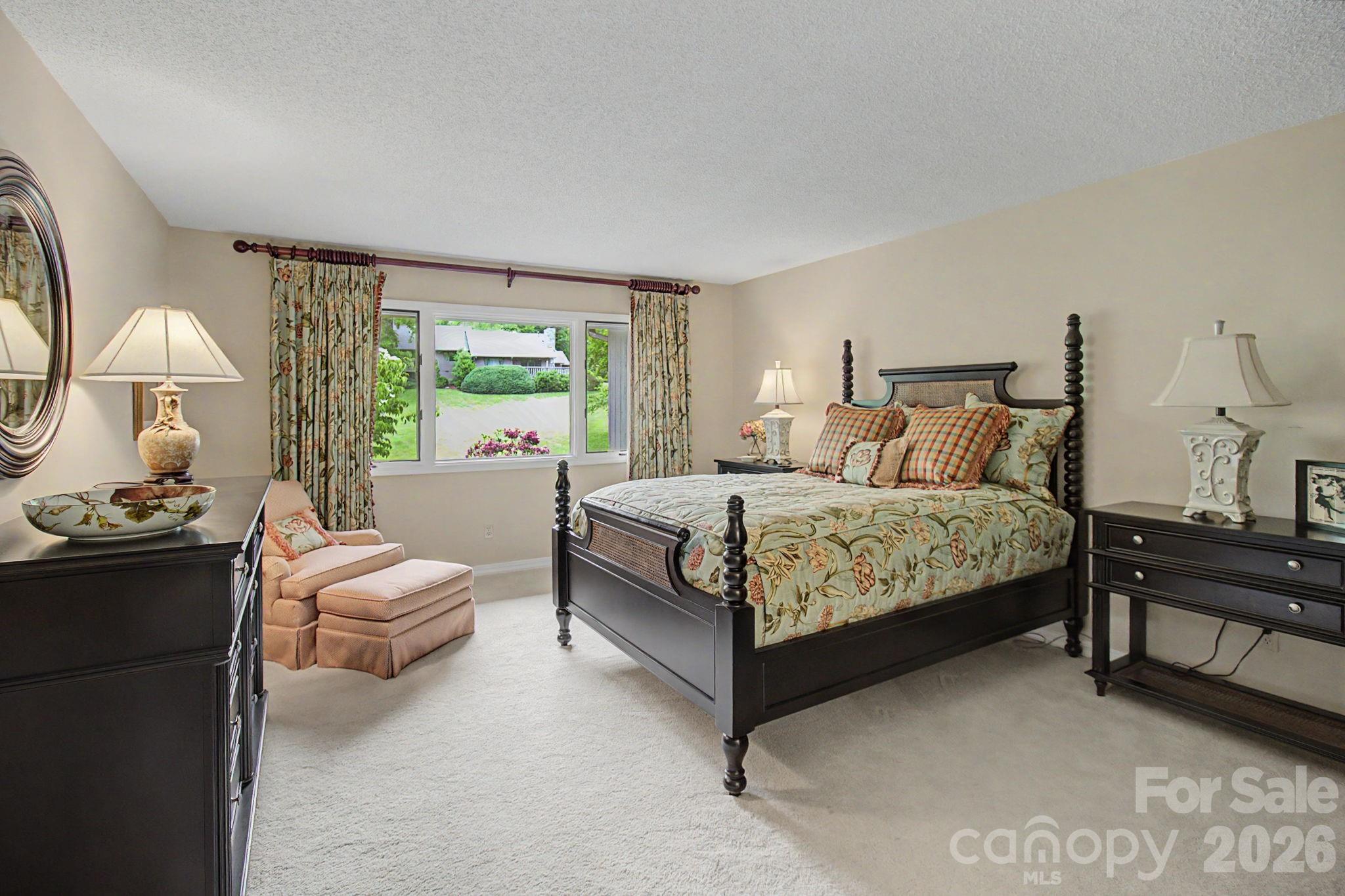 16 Clubside Drive — Asheville
