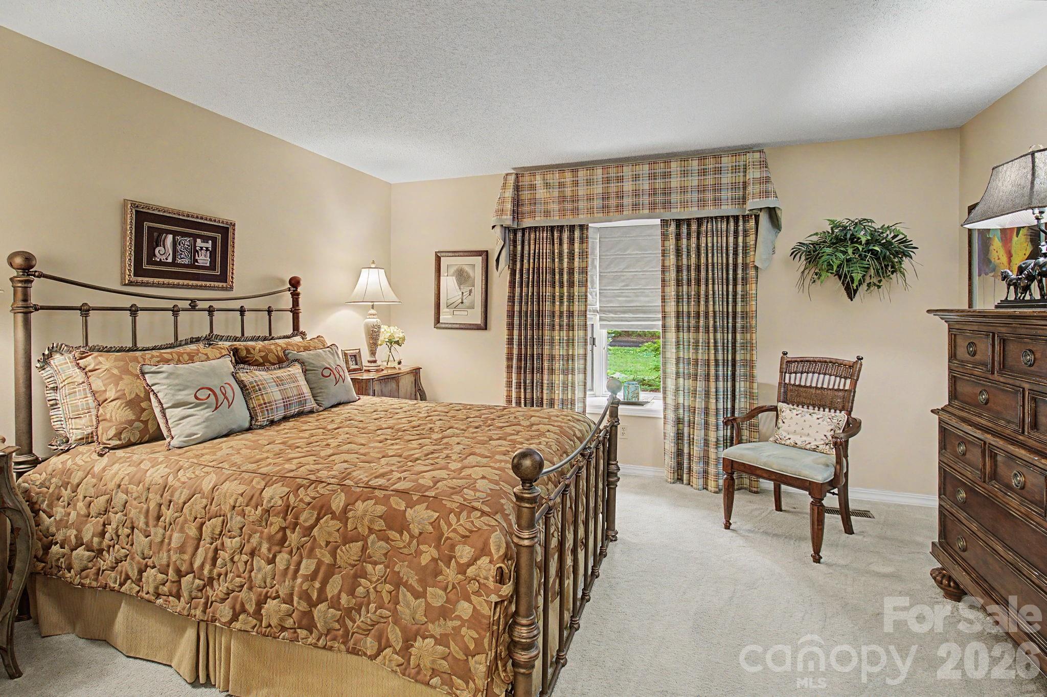 16 Clubside Drive — Asheville
