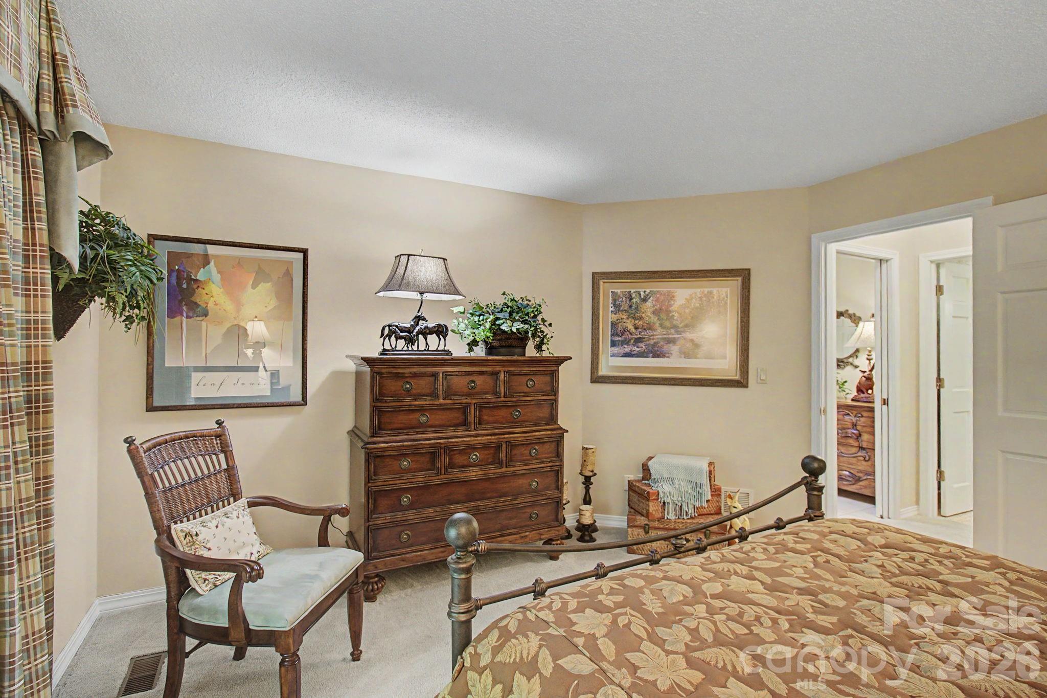 16 Clubside Drive — Asheville