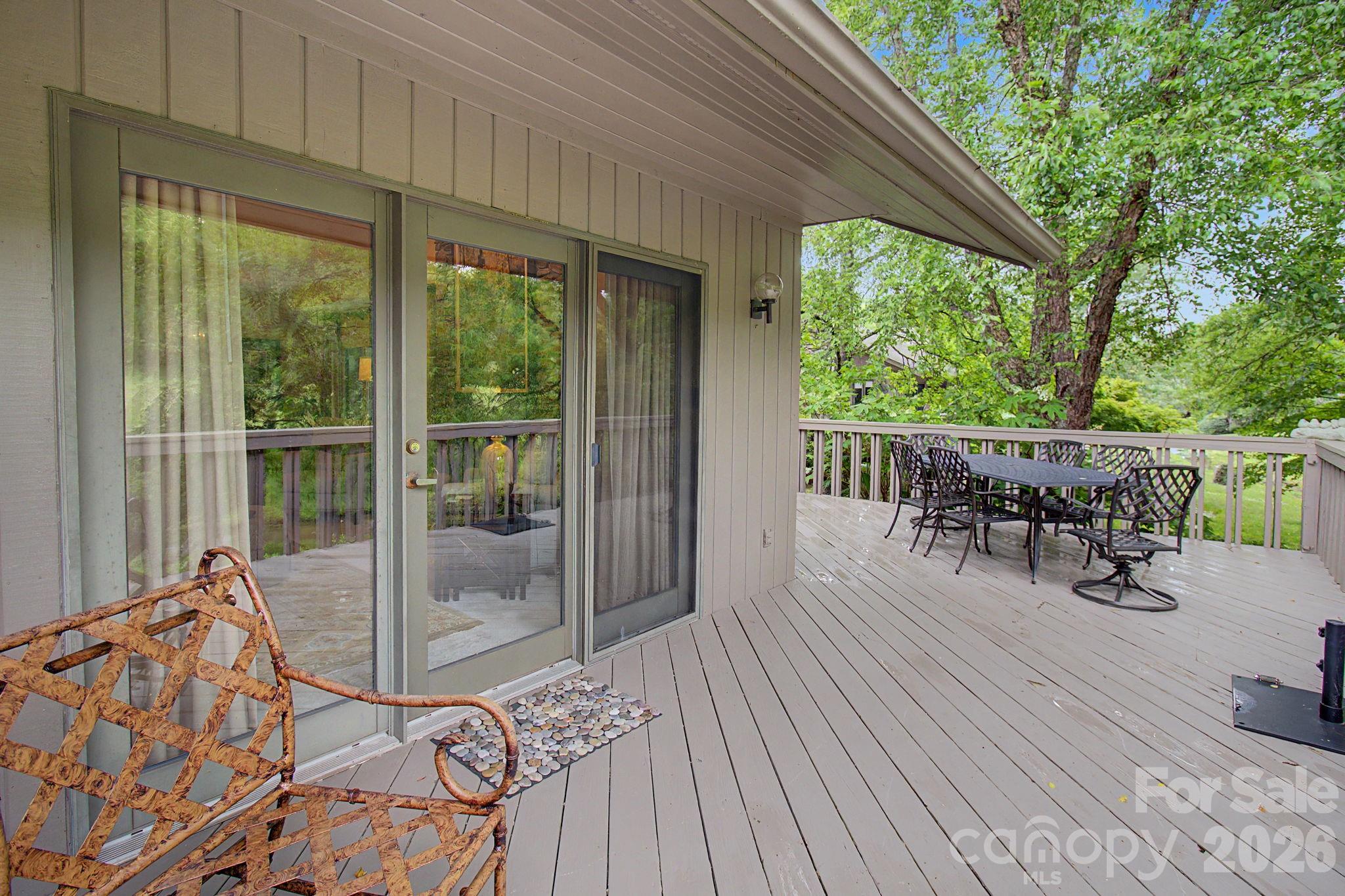 16 Clubside Drive — Asheville