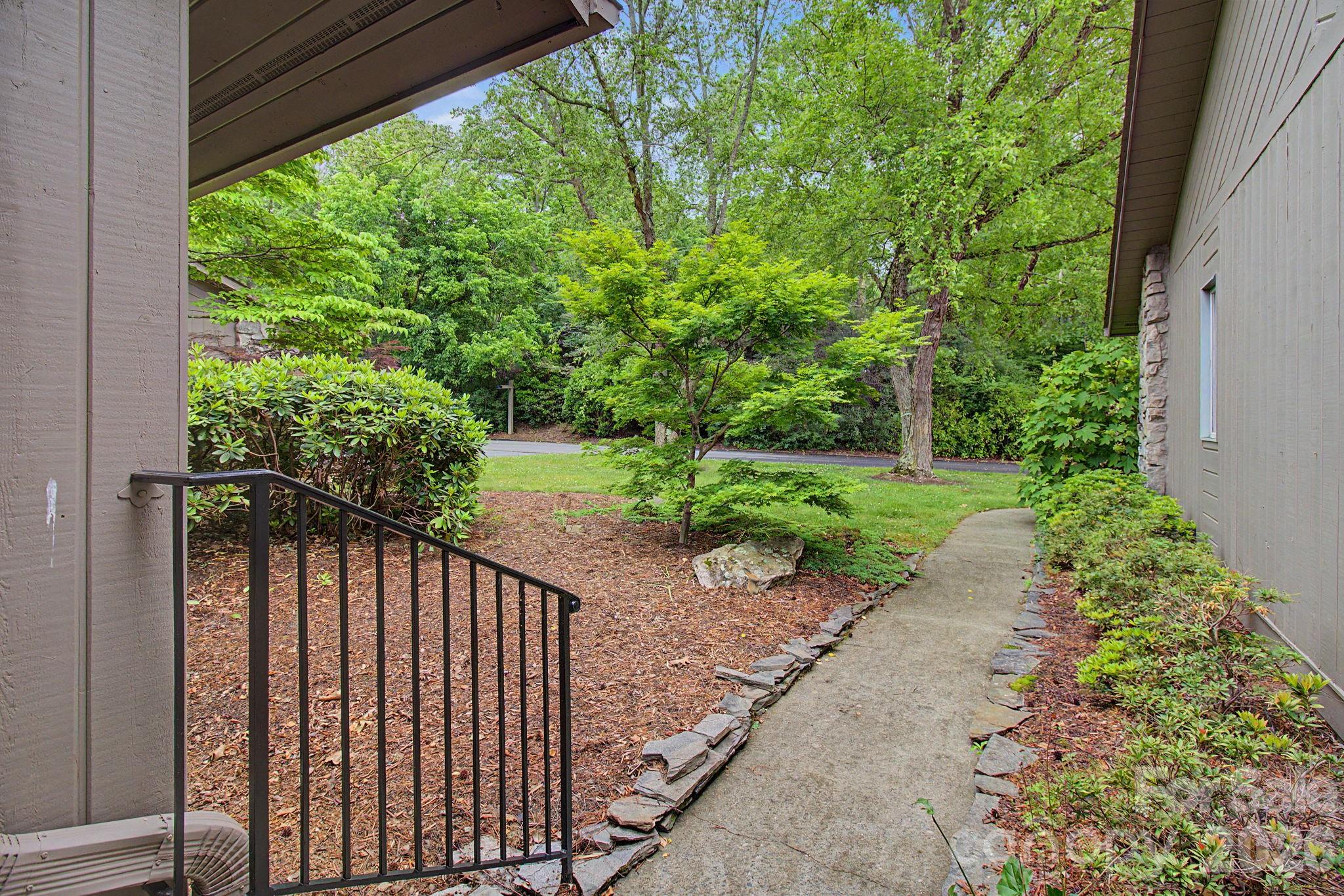 16 Clubside Drive — Asheville