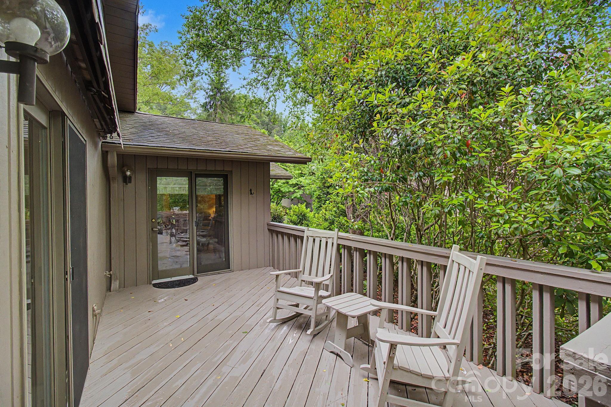 16 Clubside Drive — Asheville
