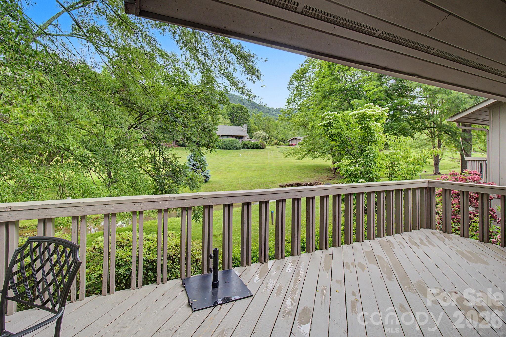 16 Clubside Drive — Asheville