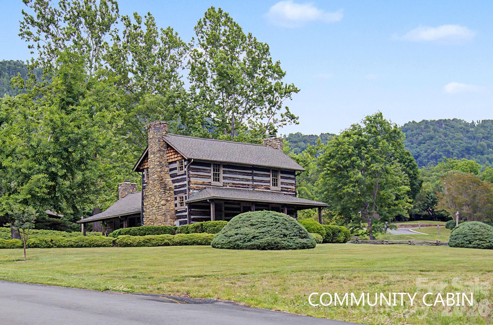 16 Clubside Drive — Asheville