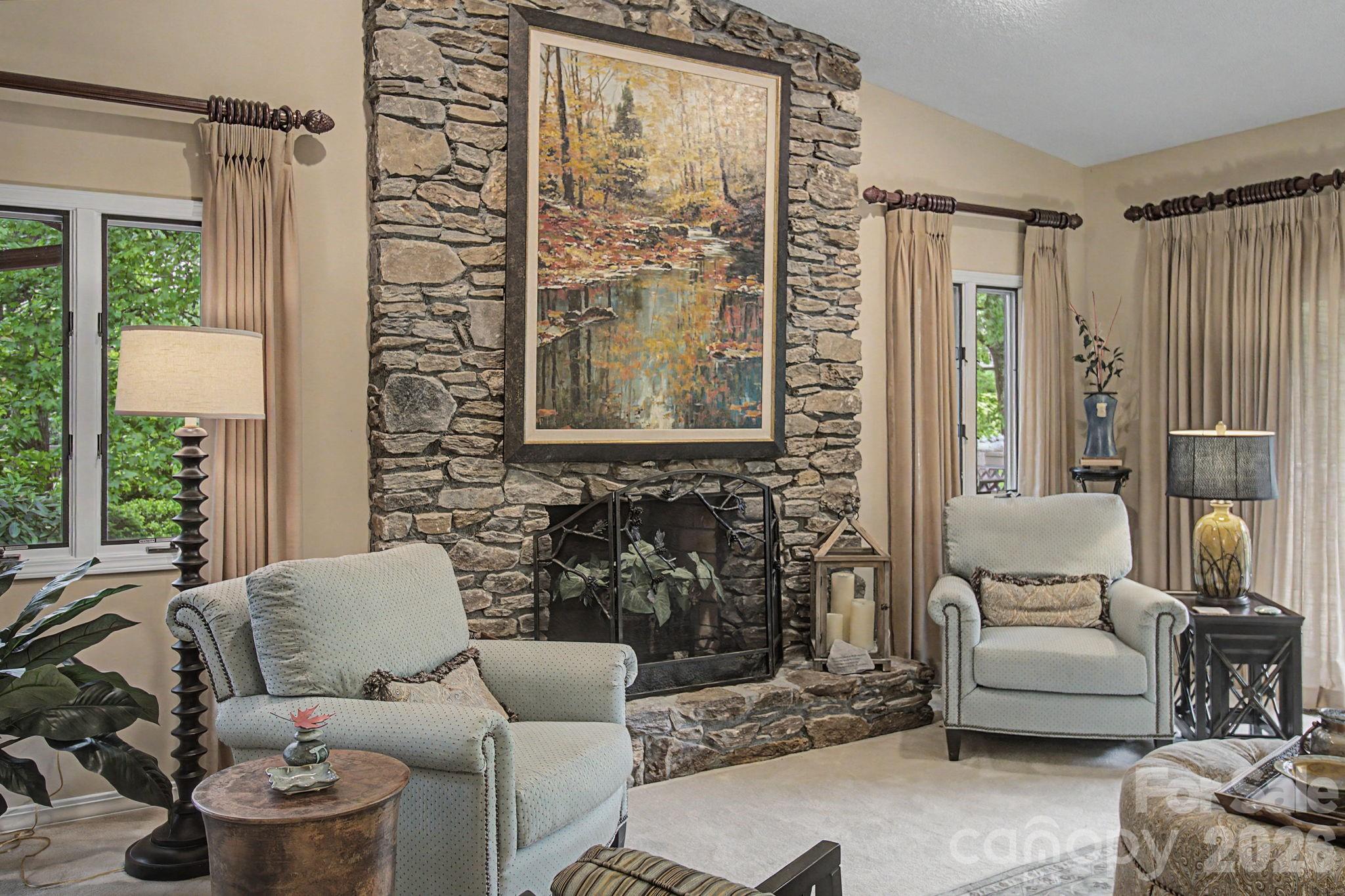 16 Clubside Drive — Asheville
