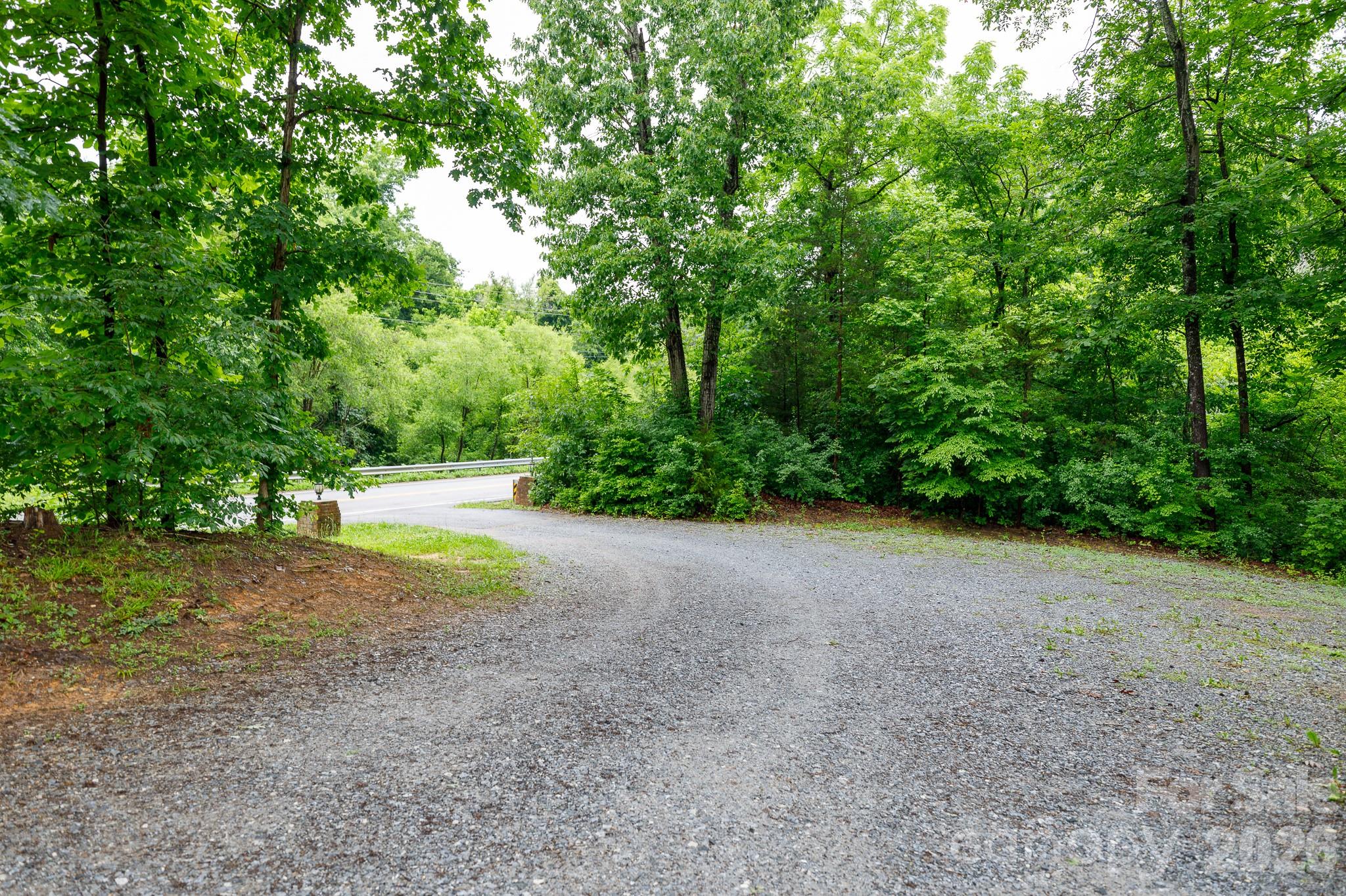 652 Sutton Spring Road — York
