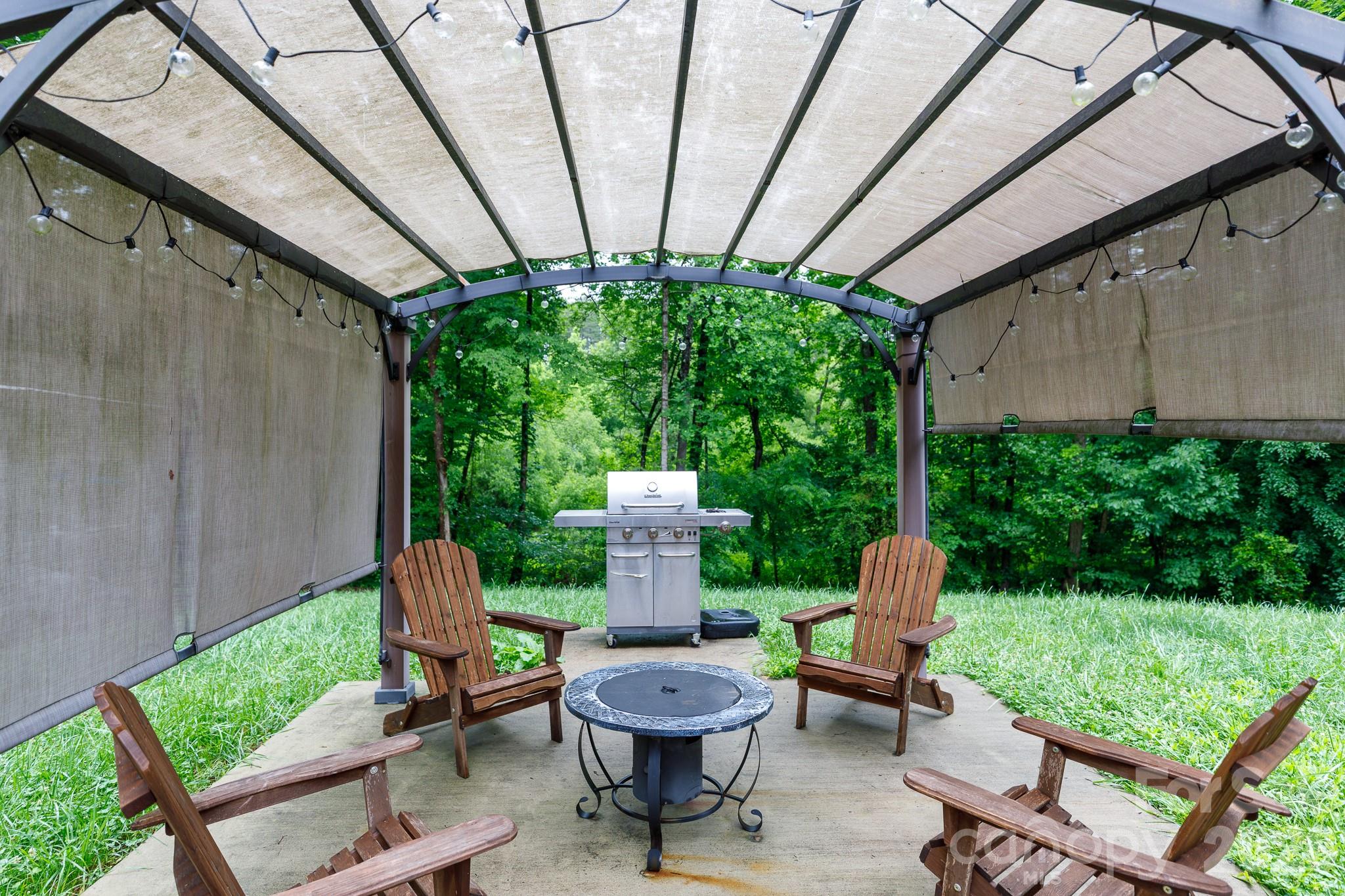 652 Sutton Spring Road — York