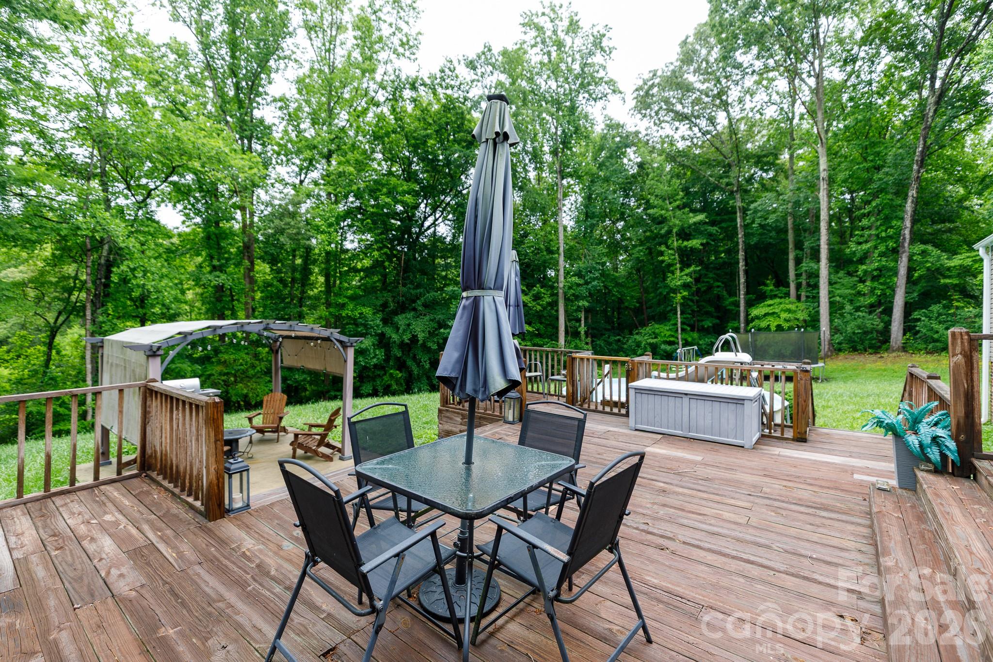 652 Sutton Spring Road — York