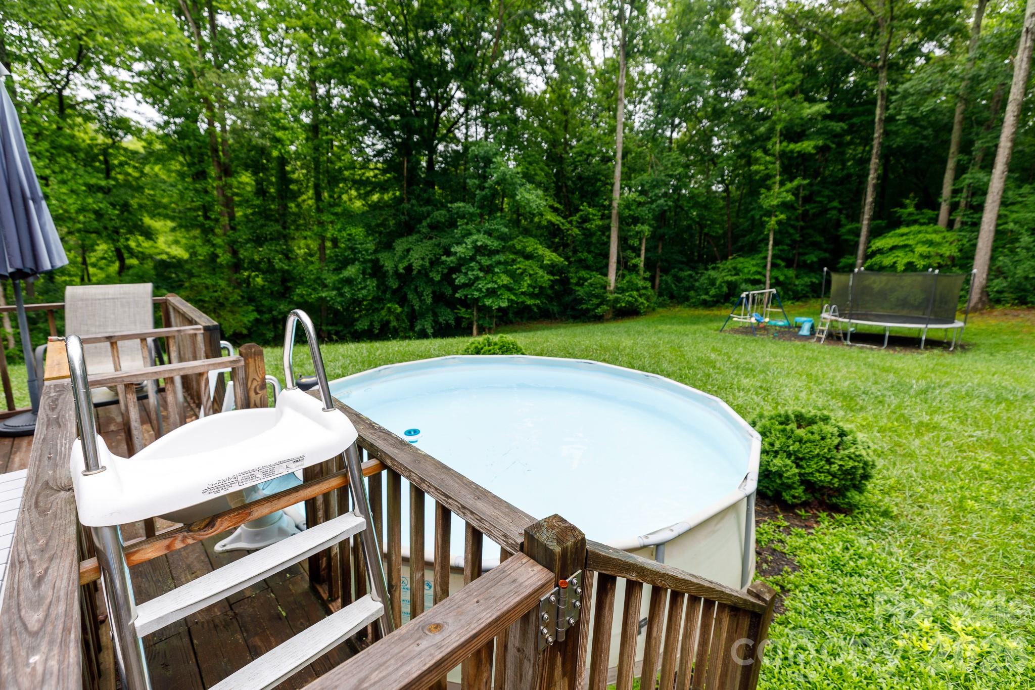 652 Sutton Spring Road — York