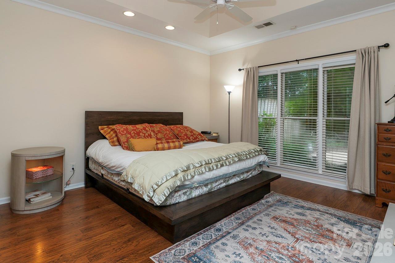 5935 Fitzwilliams Lane — Charlotte