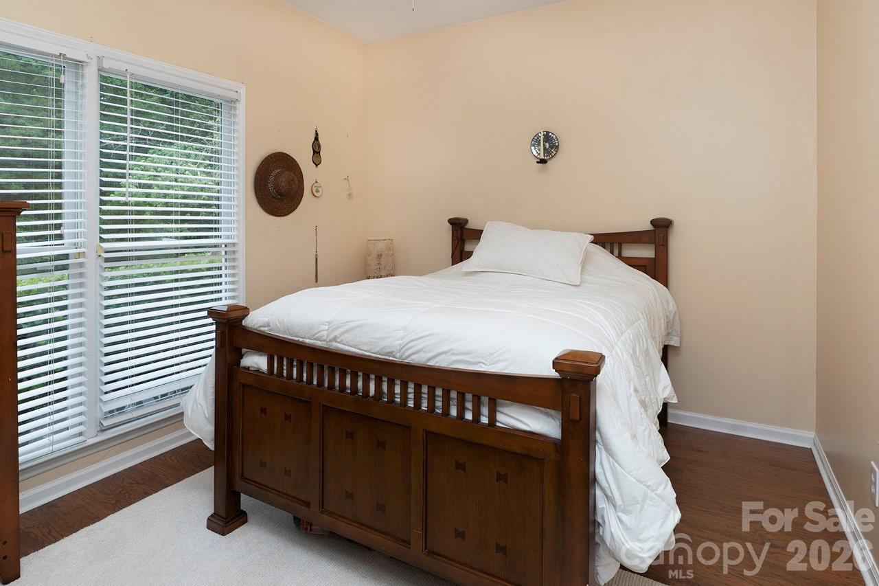 5935 Fitzwilliams Lane — Charlotte