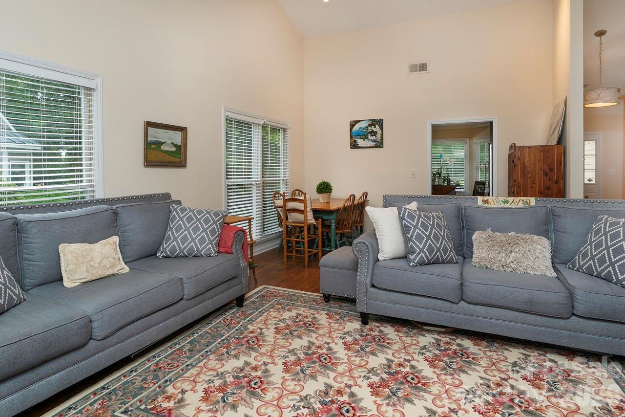 5935 Fitzwilliams Lane — Charlotte