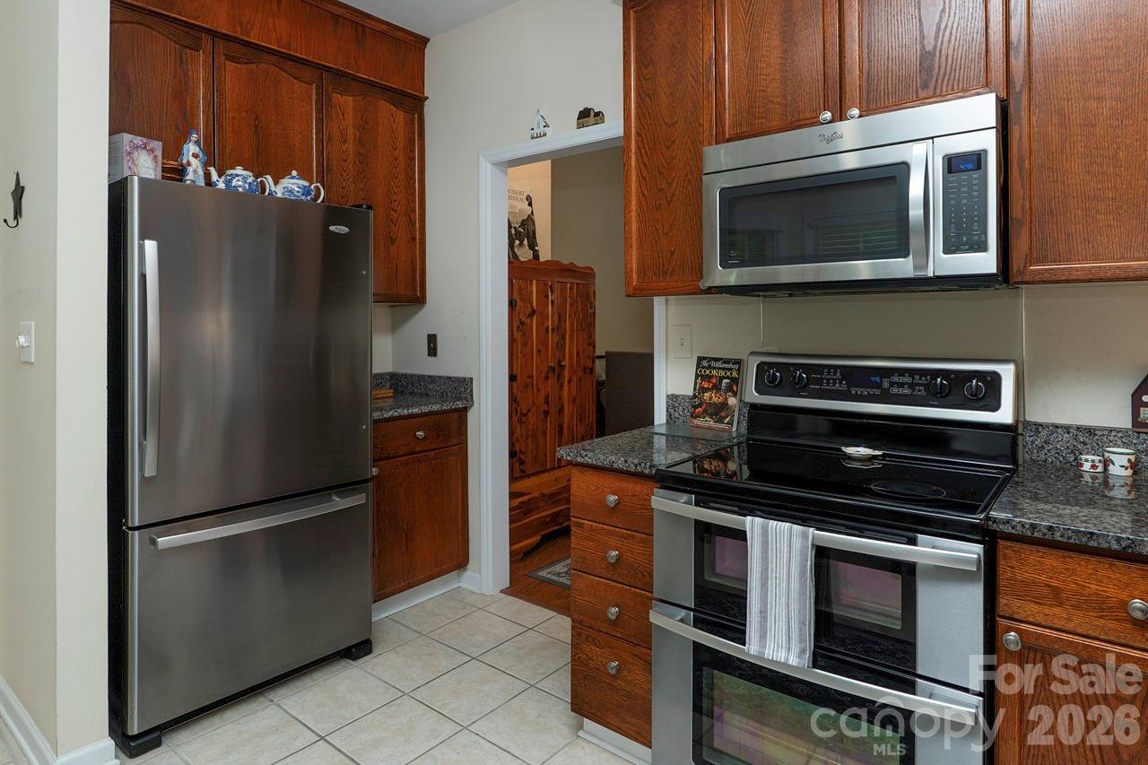 5935 Fitzwilliams Lane — Charlotte