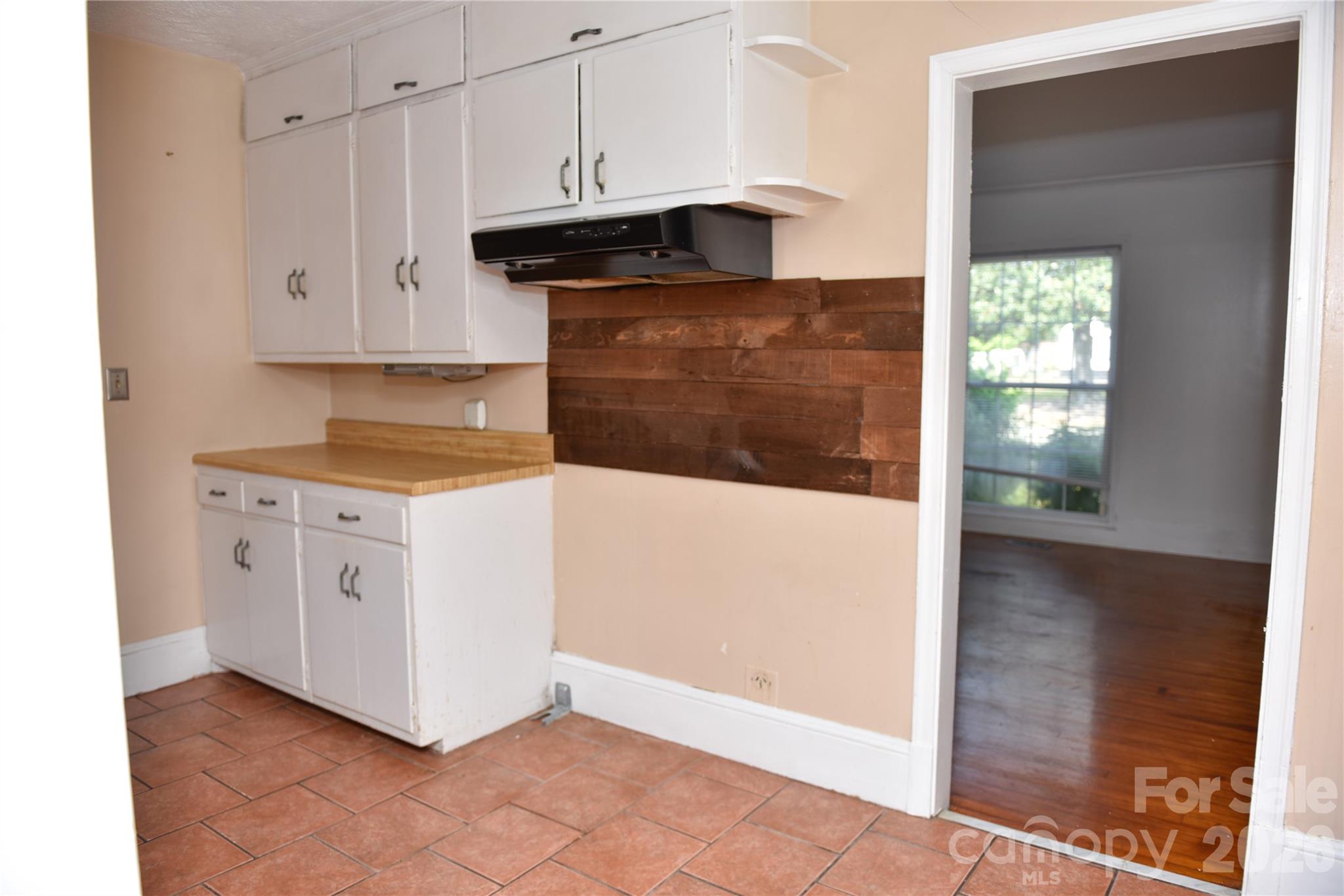 500 Godwin Avenue — Lumberton