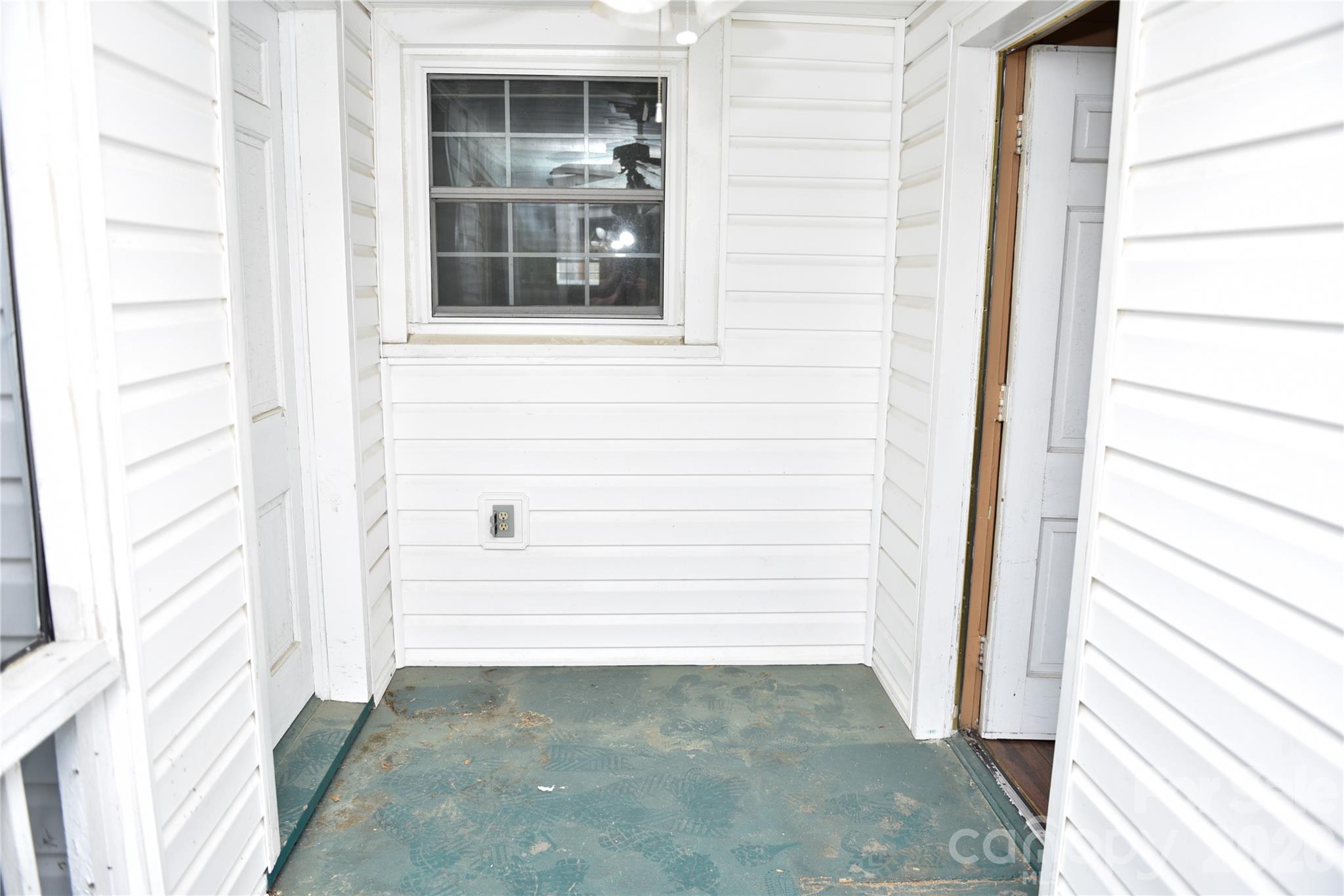 500 Godwin Avenue — Lumberton