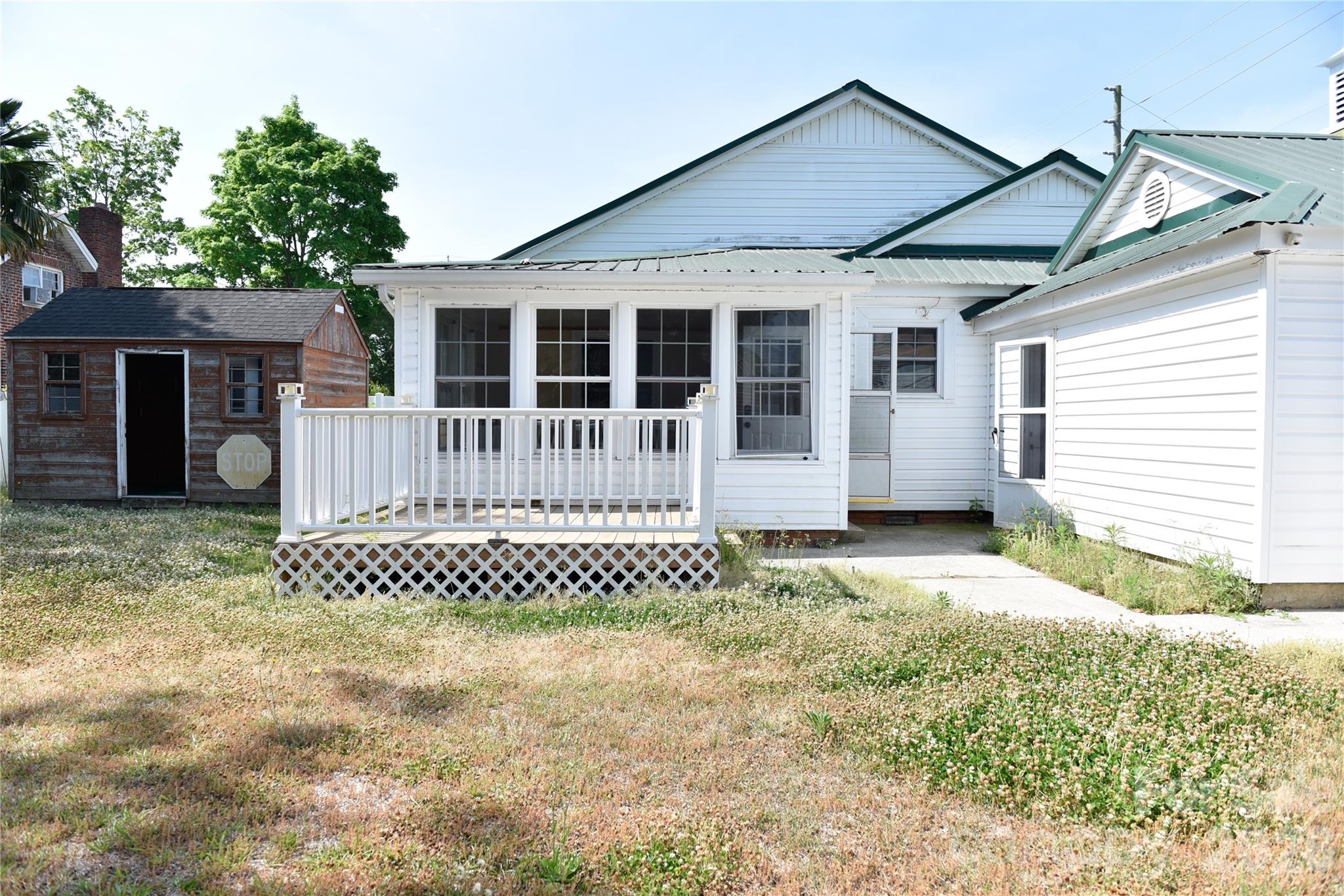 500 Godwin Avenue — Lumberton