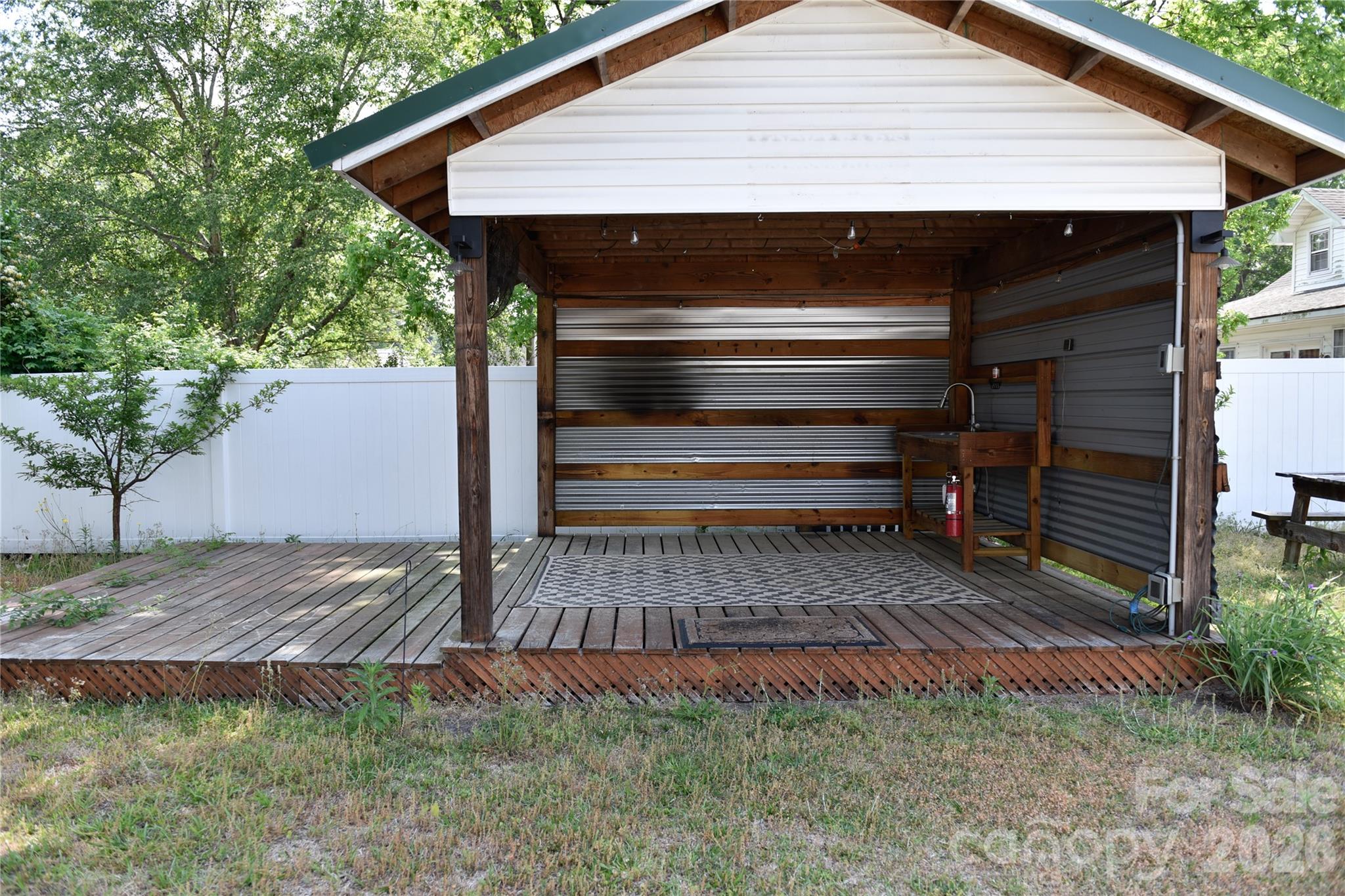 500 Godwin Avenue — Lumberton