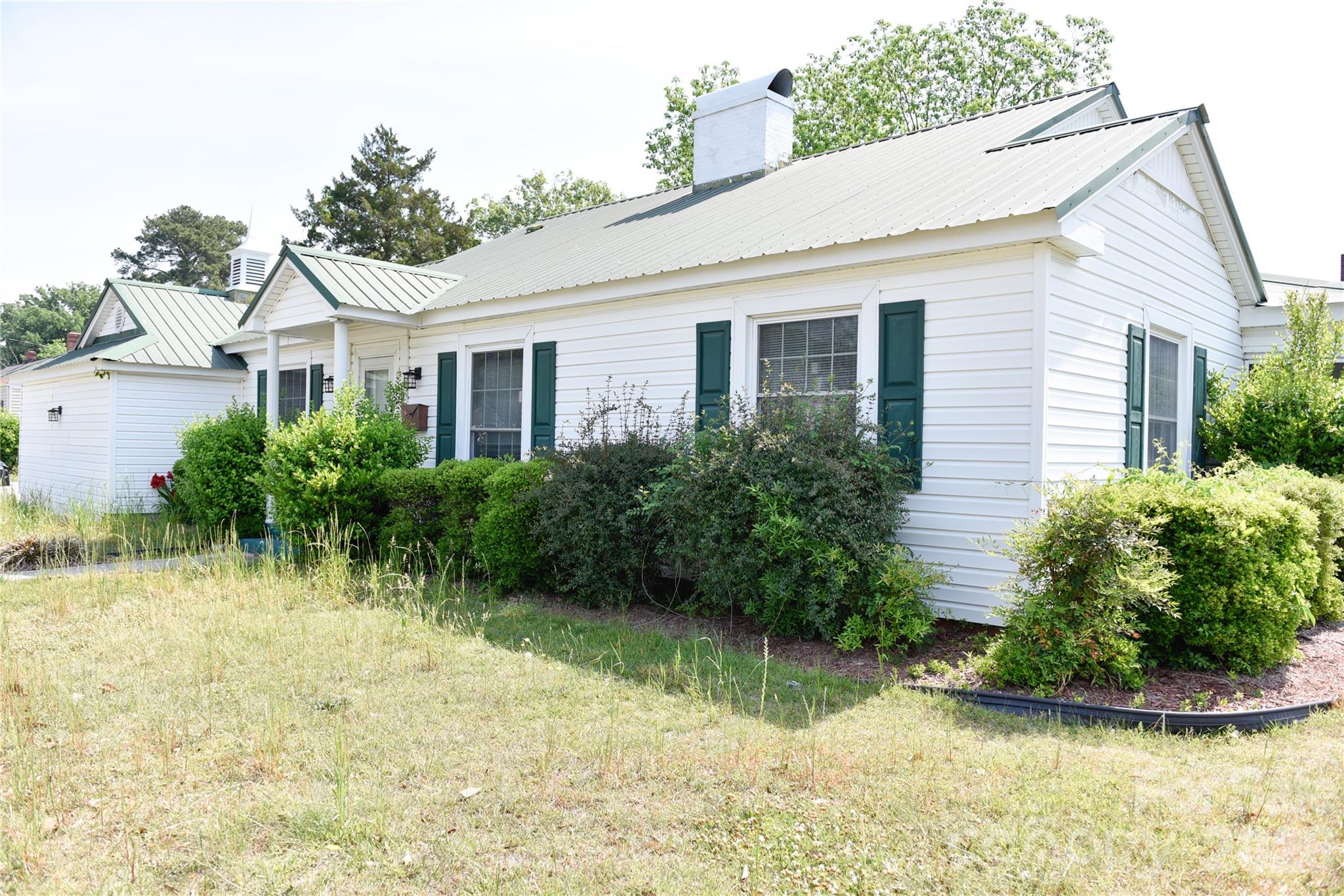 500 Godwin Avenue — Lumberton