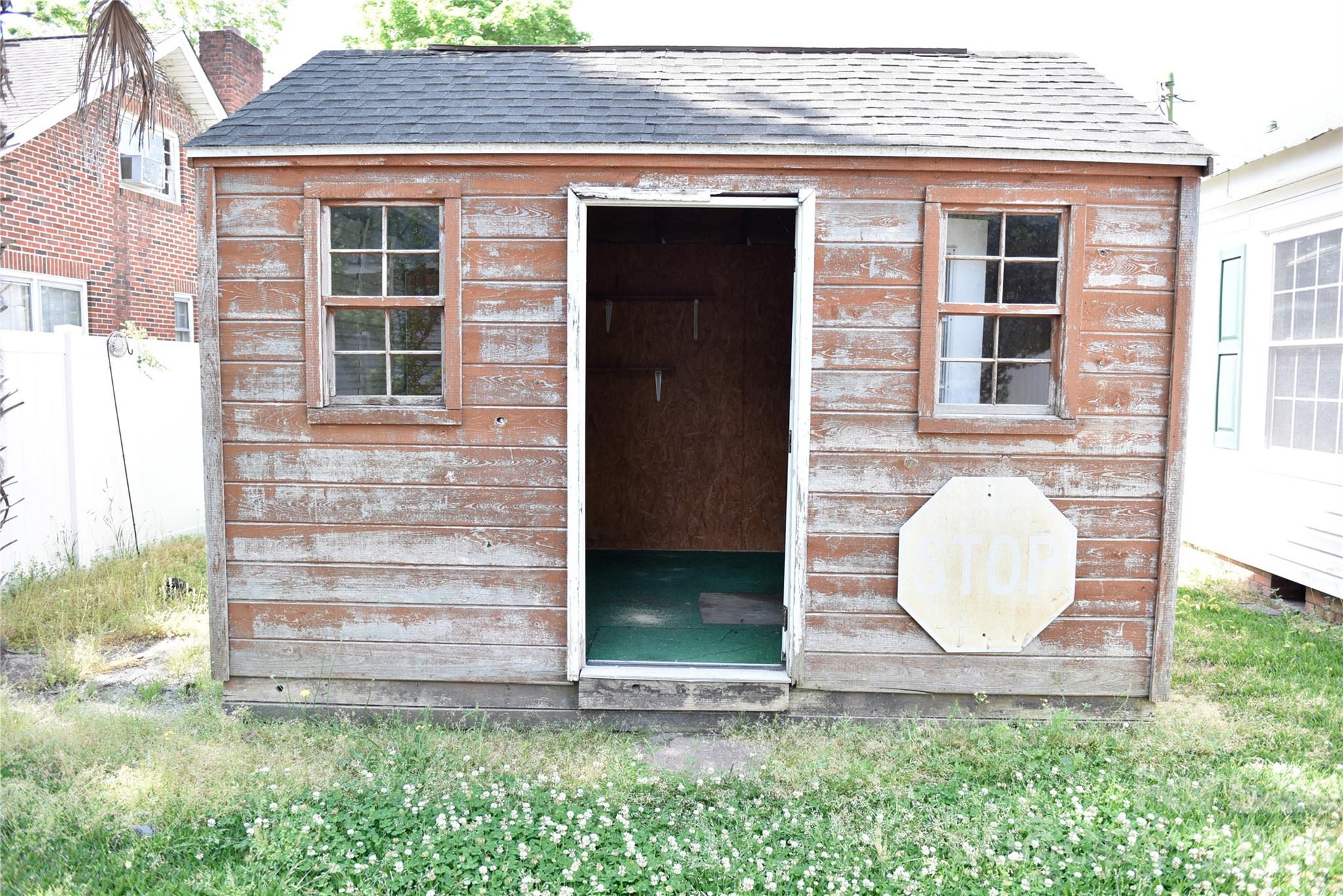 500 Godwin Avenue — Lumberton
