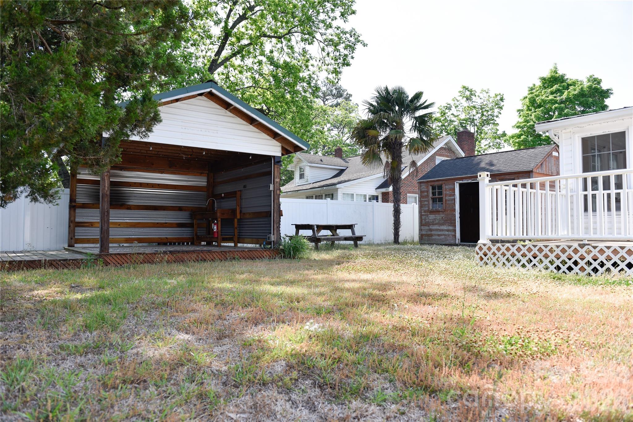 500 Godwin Avenue — Lumberton