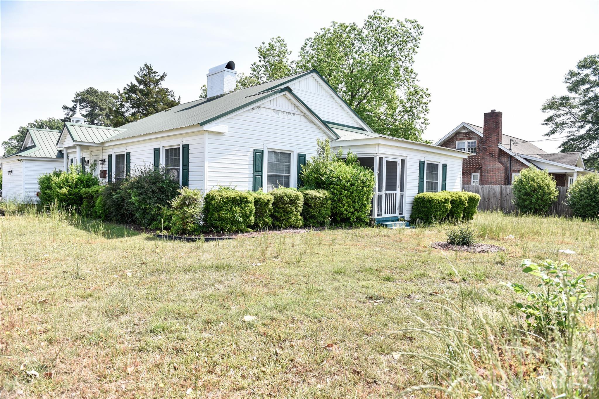 500 Godwin Avenue — Lumberton