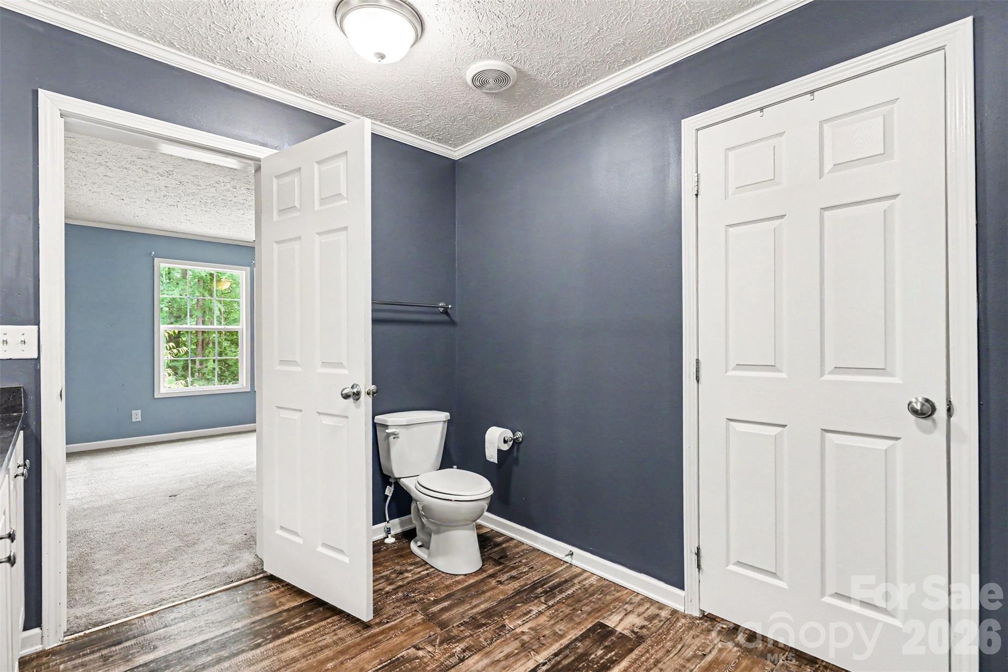 11913 Platon Avenue — Huntersville