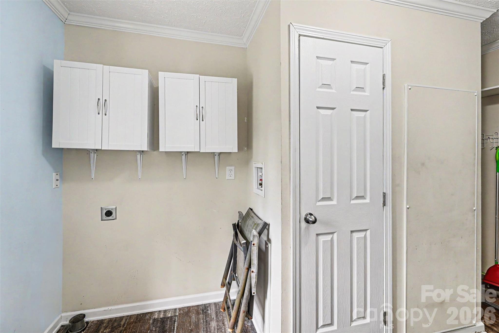 11913 Platon Avenue — Huntersville
