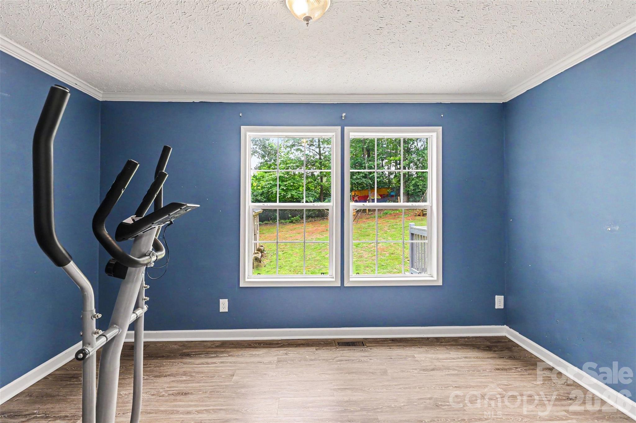 11913 Platon Avenue — Huntersville