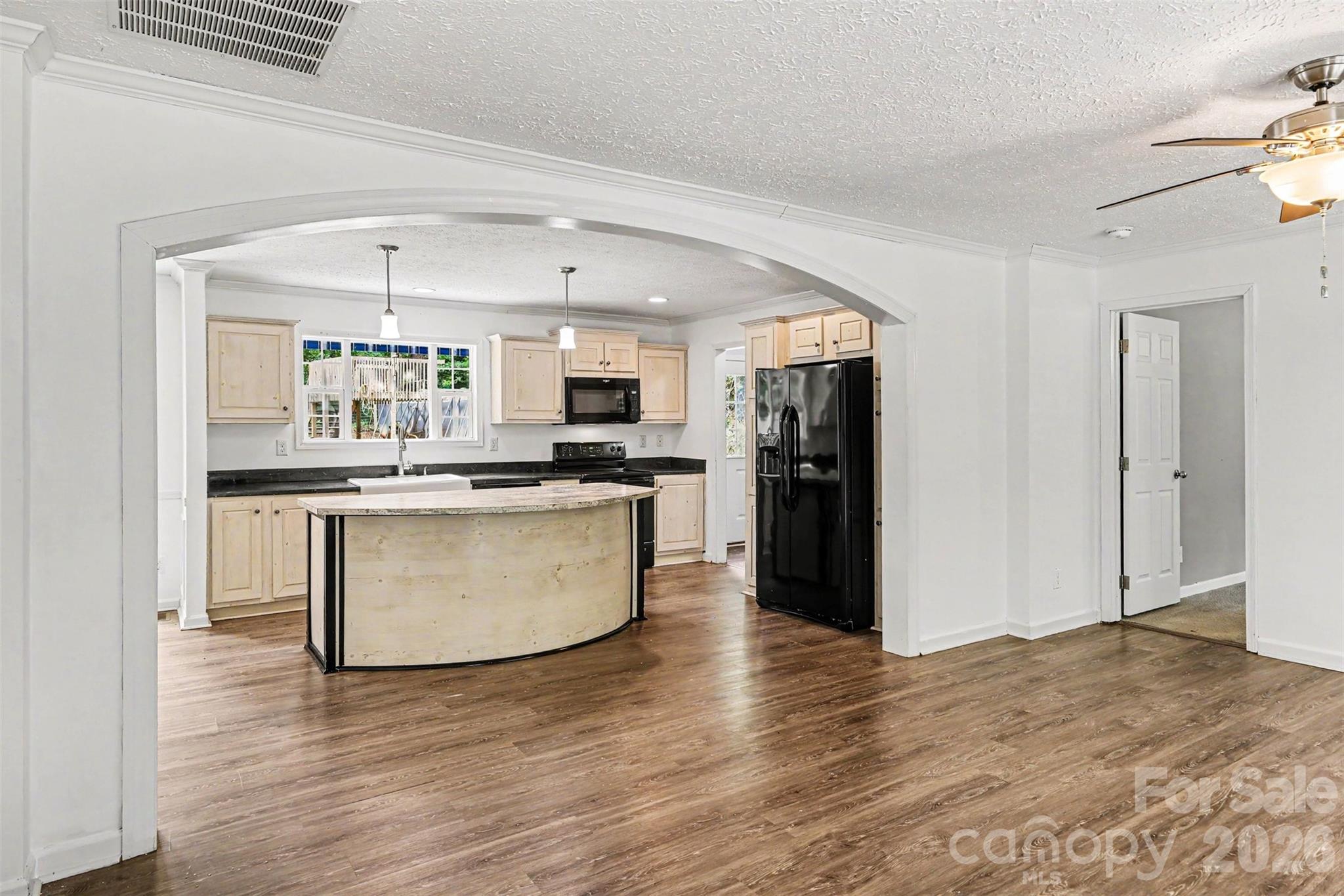 11913 Platon Avenue — Huntersville