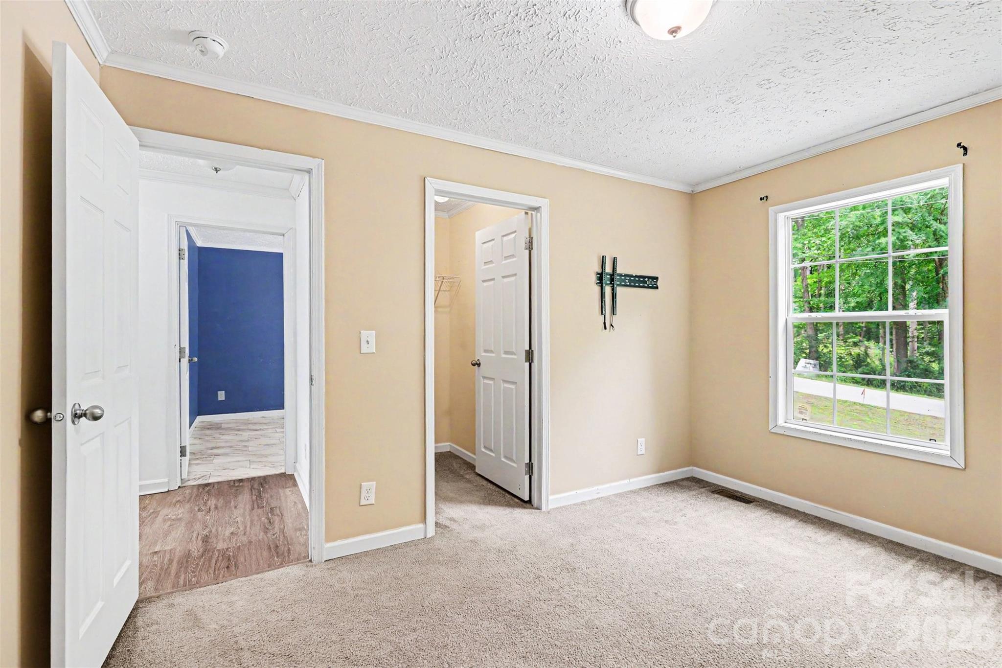 11913 Platon Avenue — Huntersville