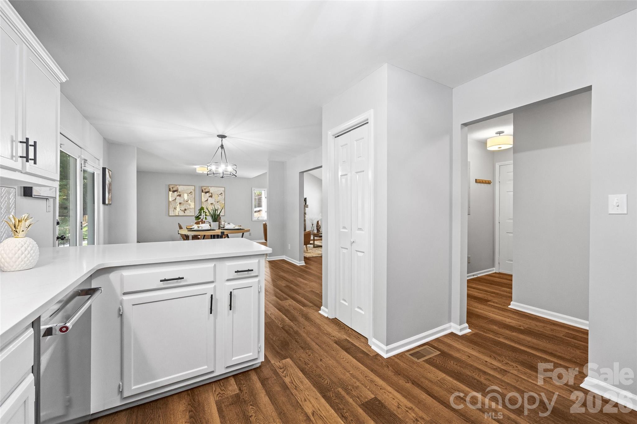 4160 Koala Circle — Tega Cay