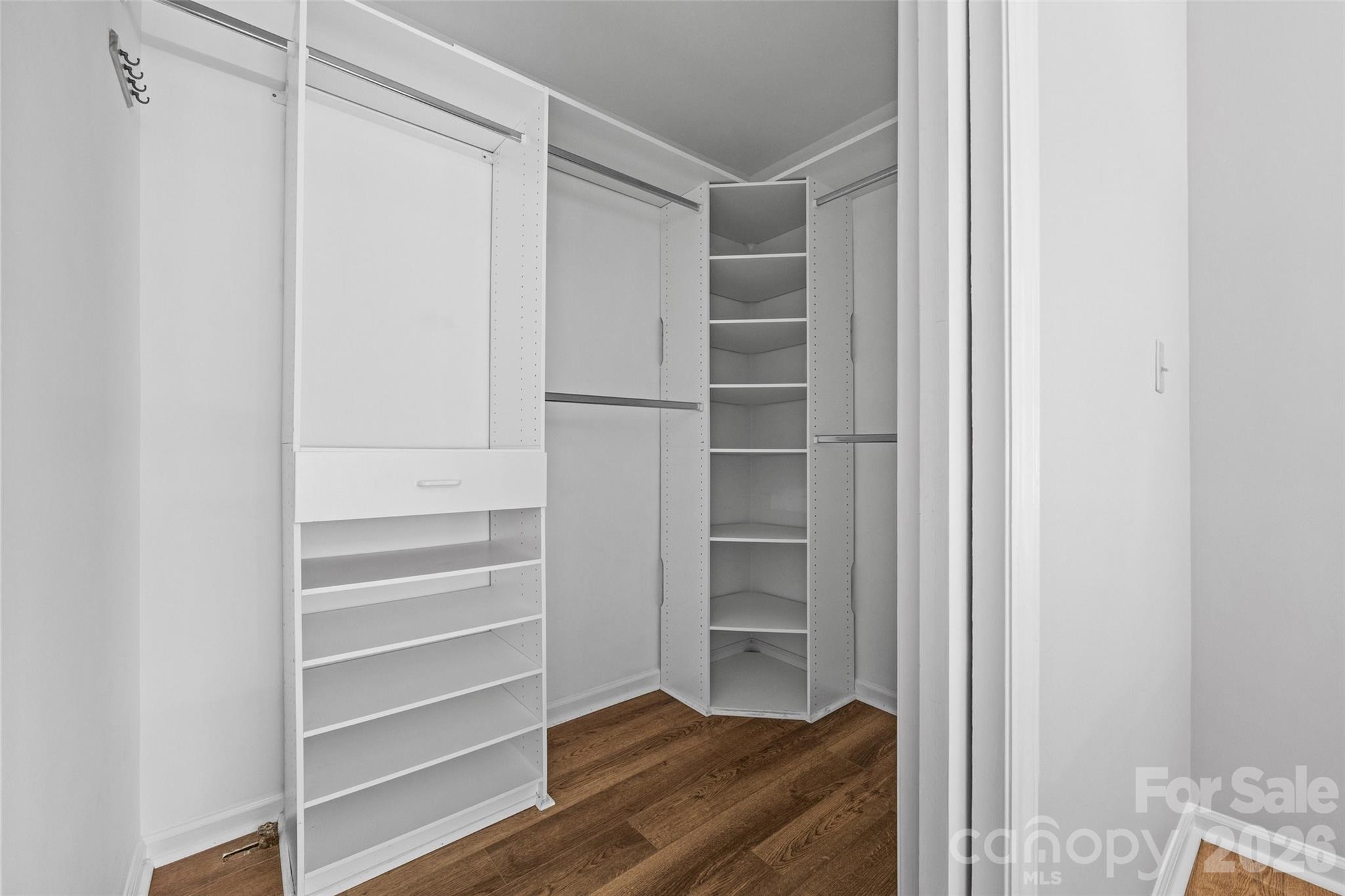 4160 Koala Circle — Tega Cay