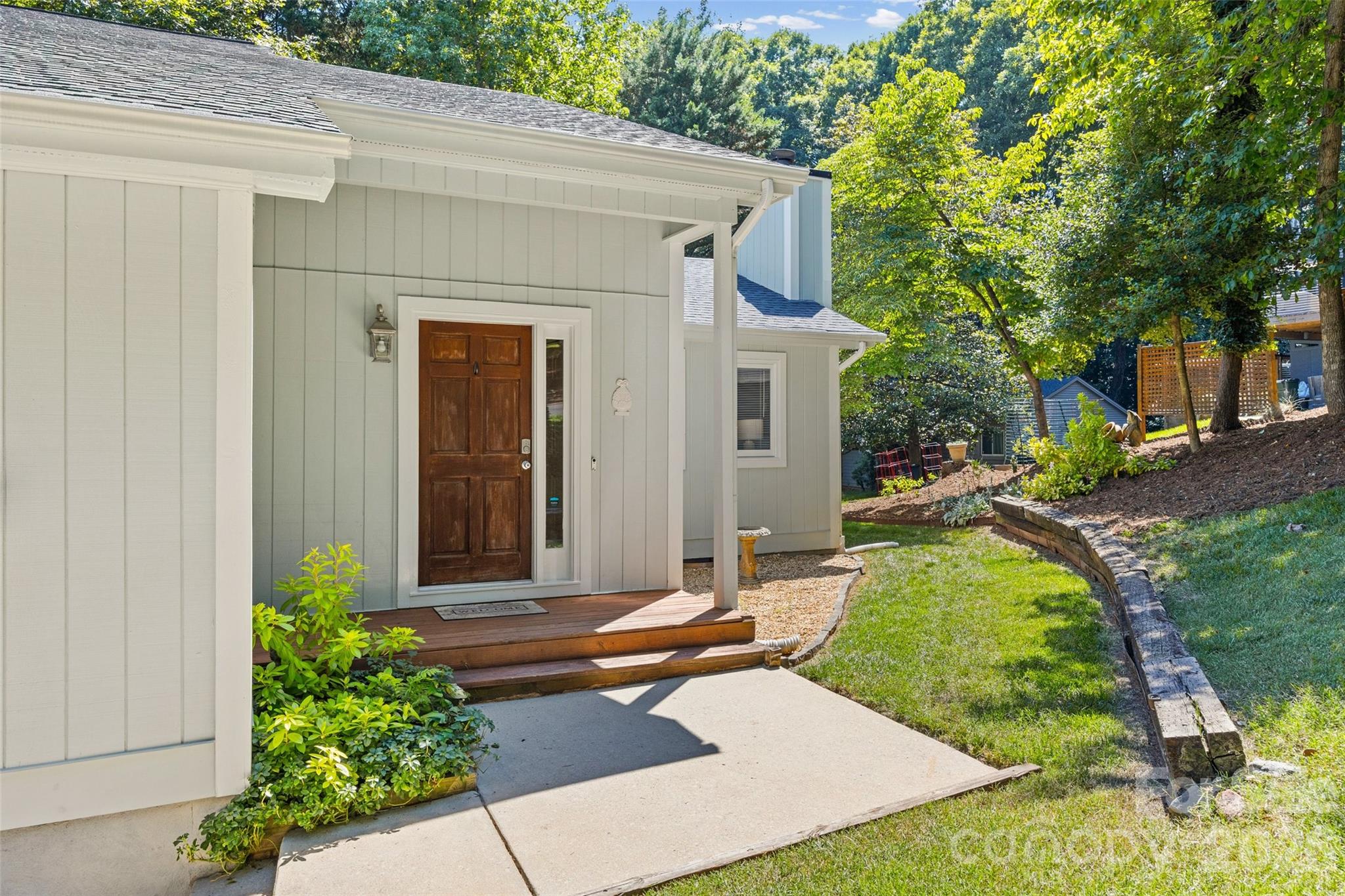 4160 Koala Circle — Tega Cay