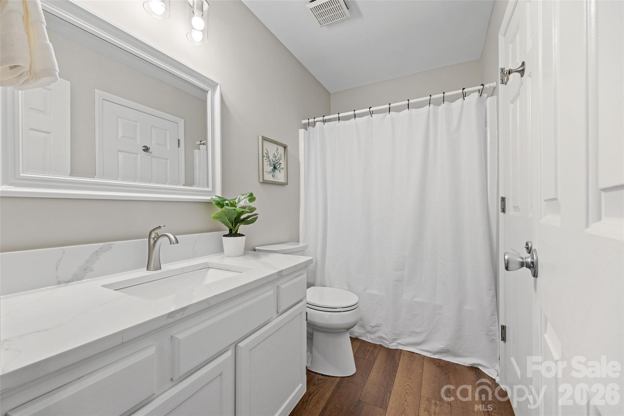 4160 Koala Circle — Tega Cay