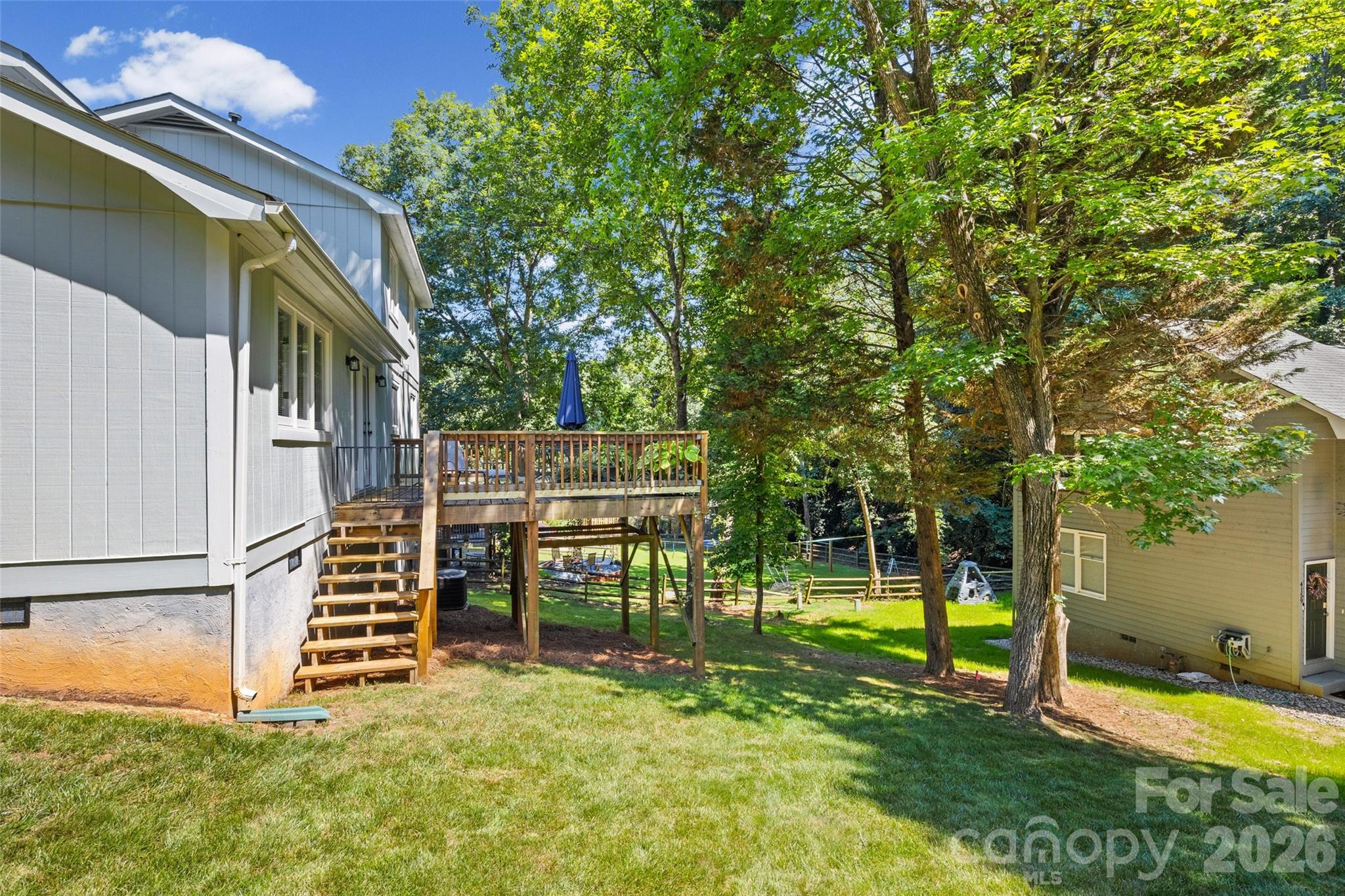 4160 Koala Circle — Tega Cay