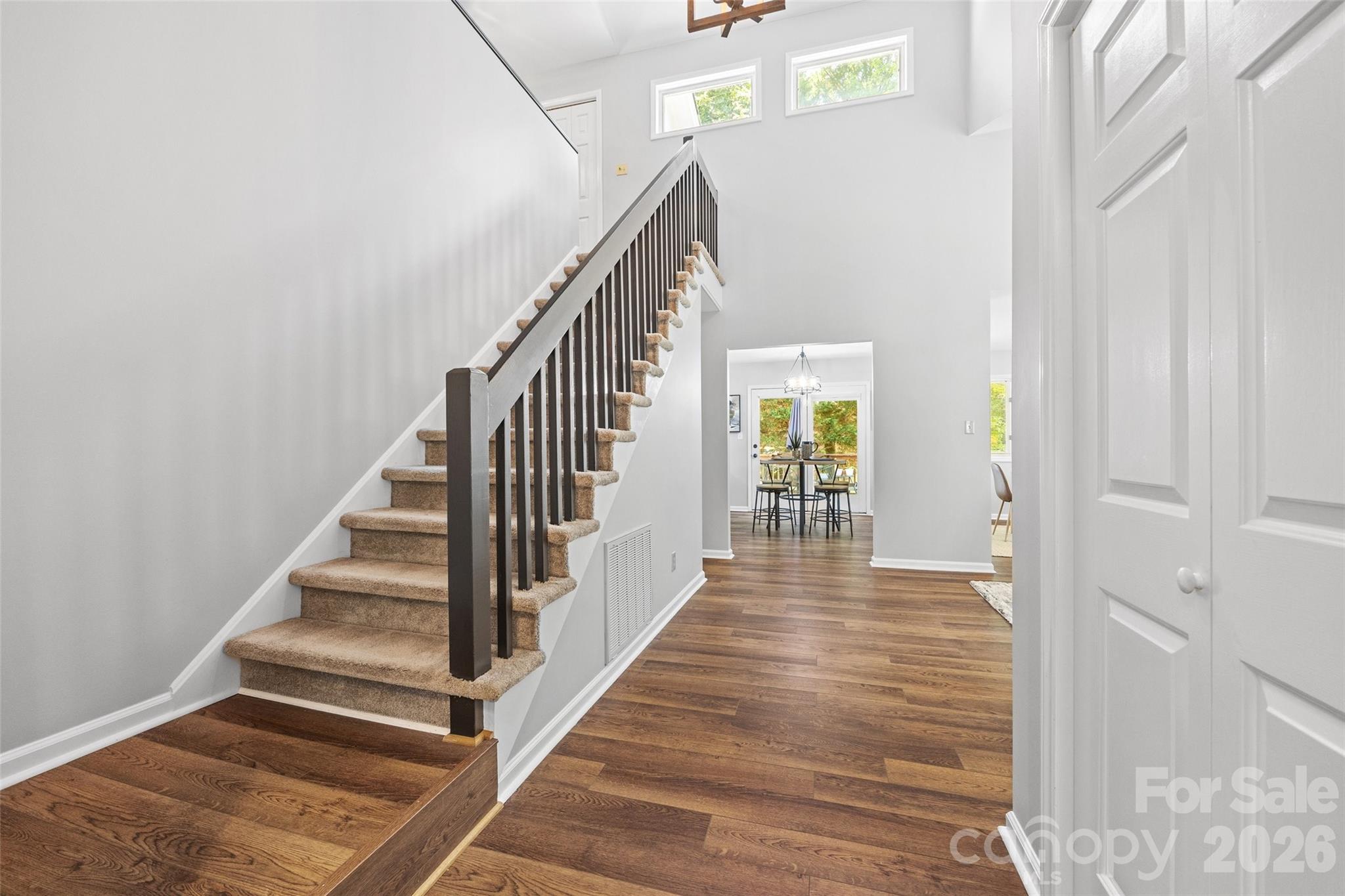 4160 Koala Circle — Tega Cay