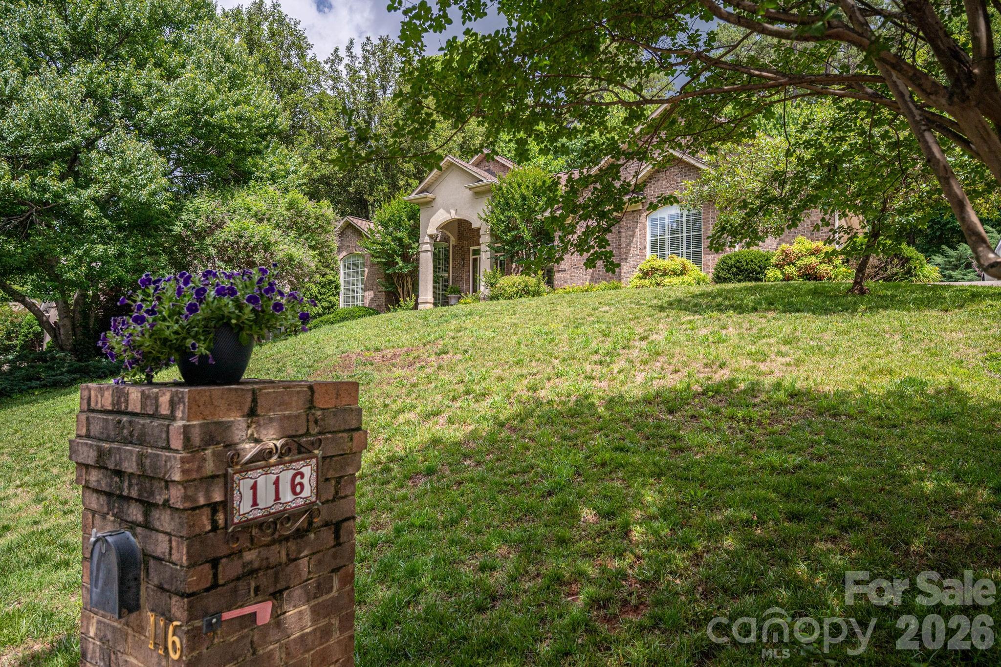 116 28th Avenue NW — Hickory