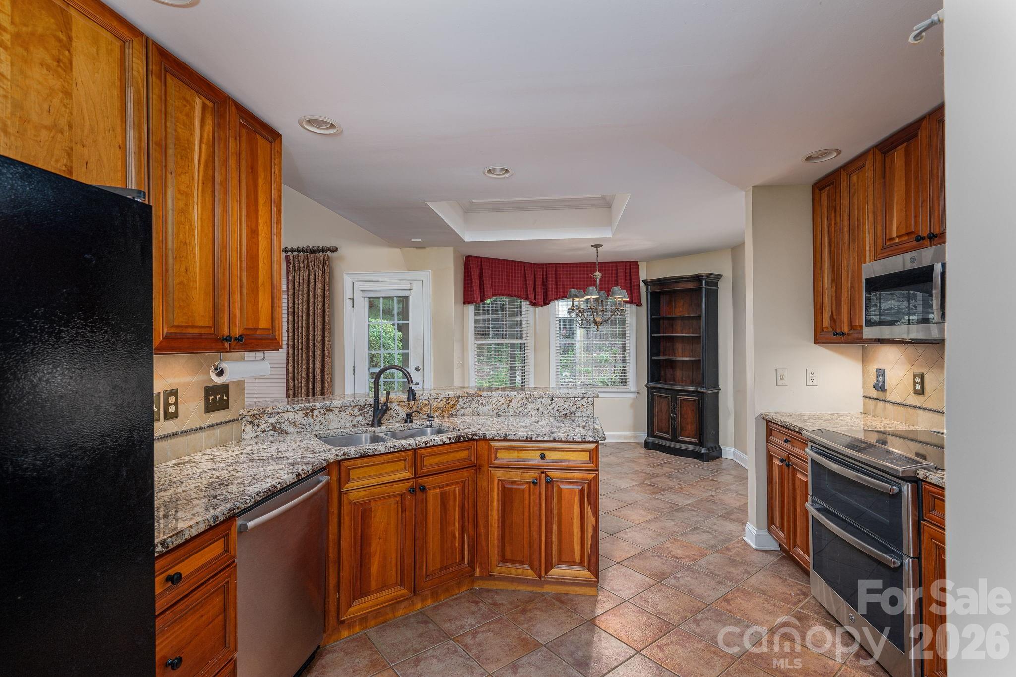 116 28th Avenue NW — Hickory