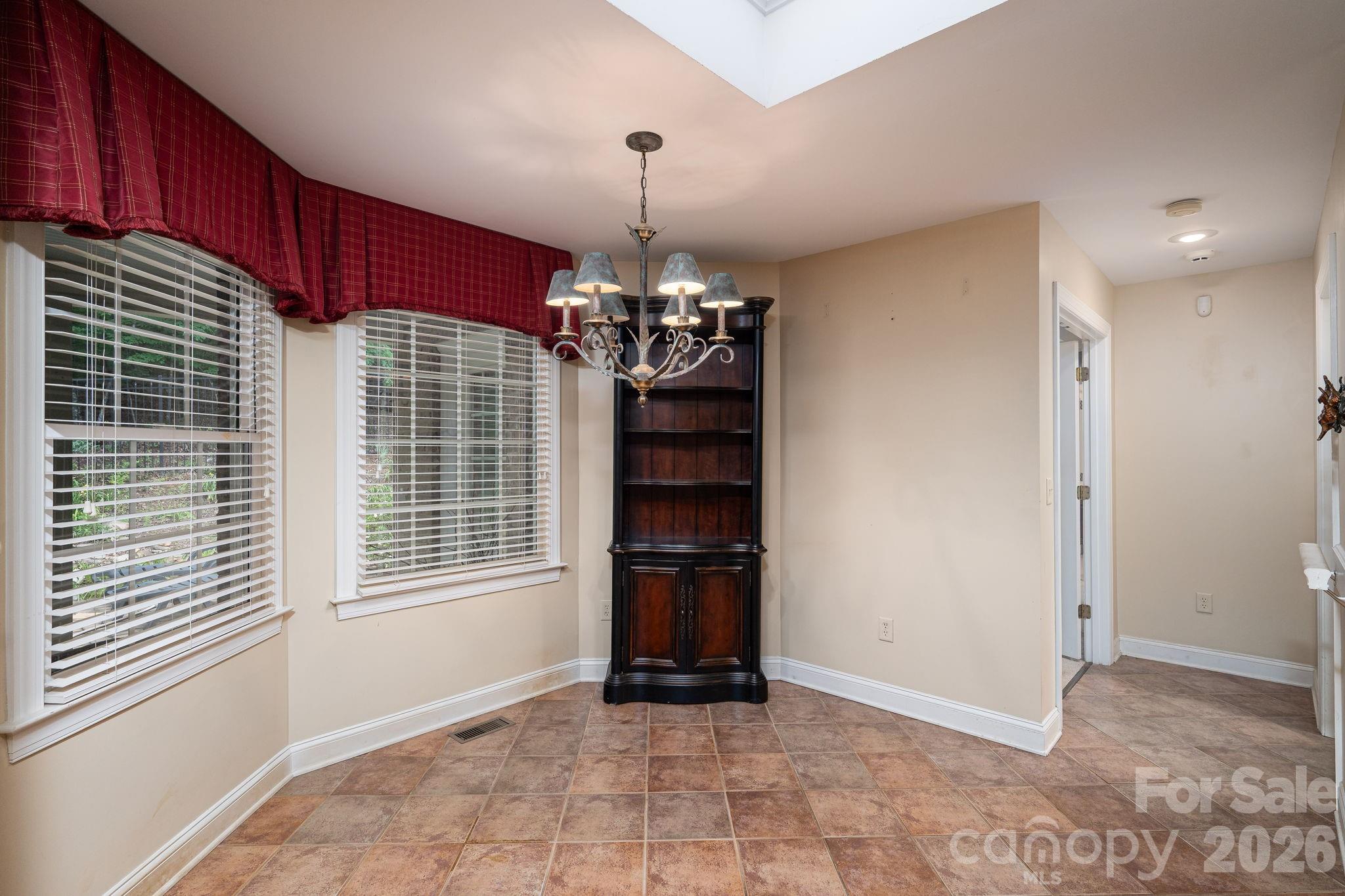 116 28th Avenue NW — Hickory