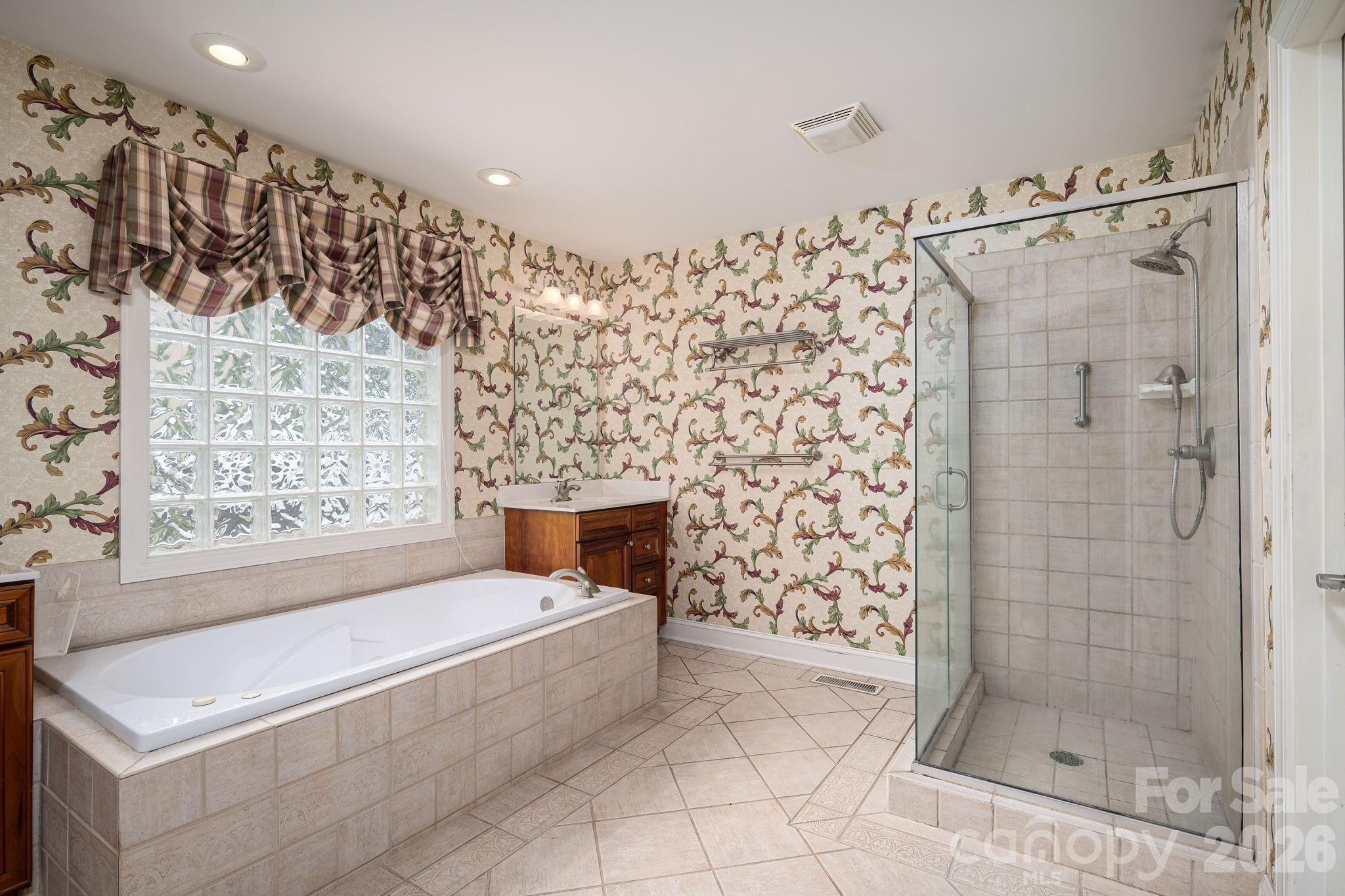 116 28th Avenue NW — Hickory