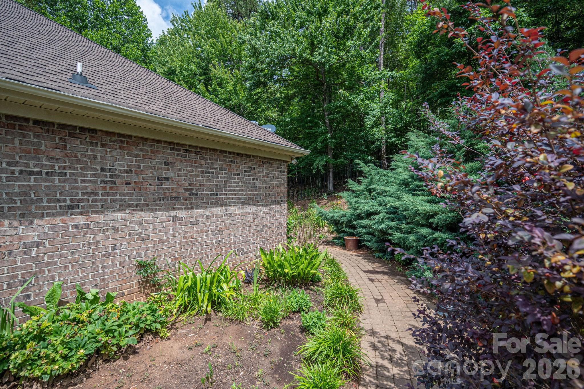 116 28th Avenue NW — Hickory