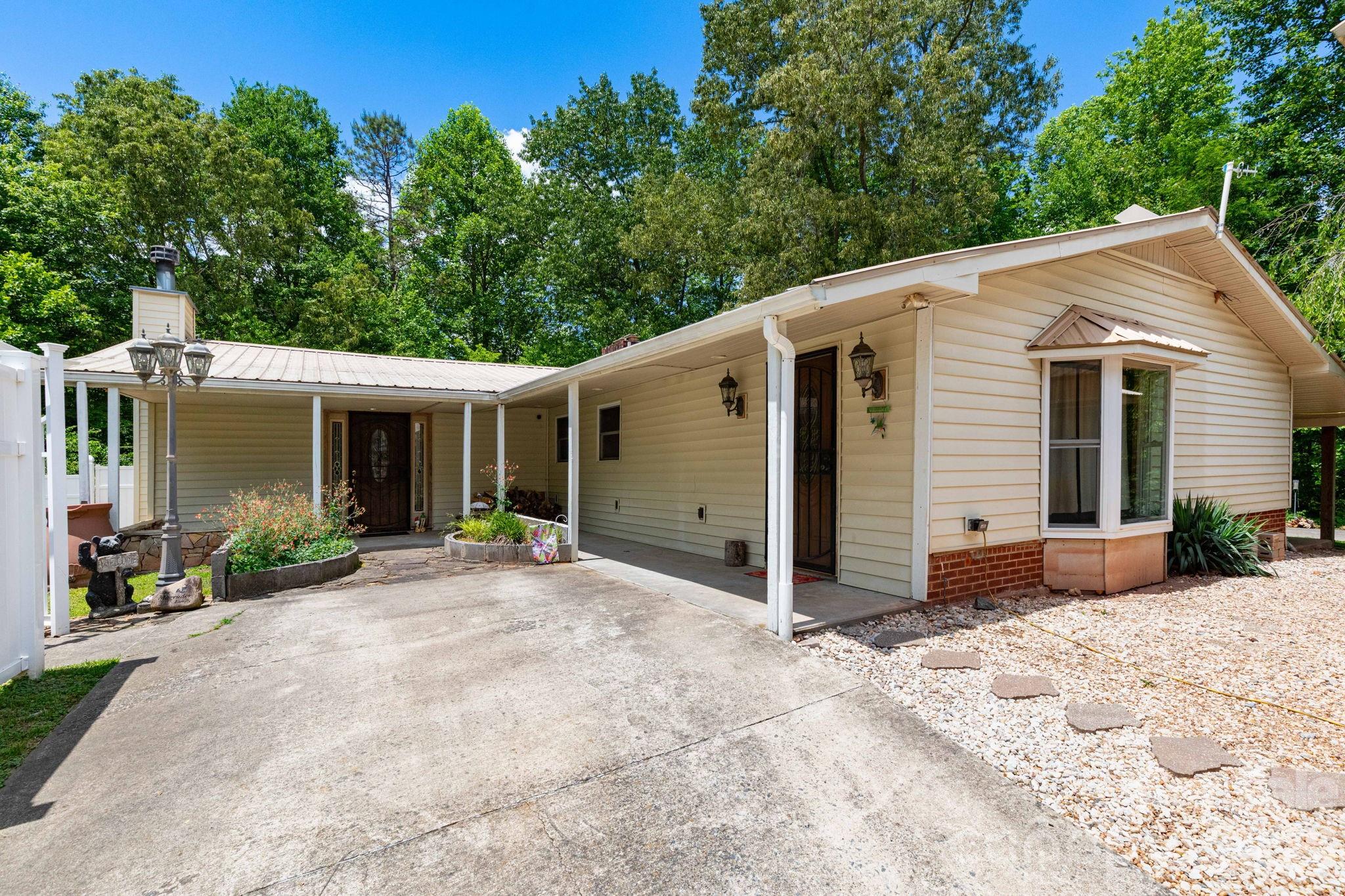 45 and 54 Forsythe Lane — Waynesville