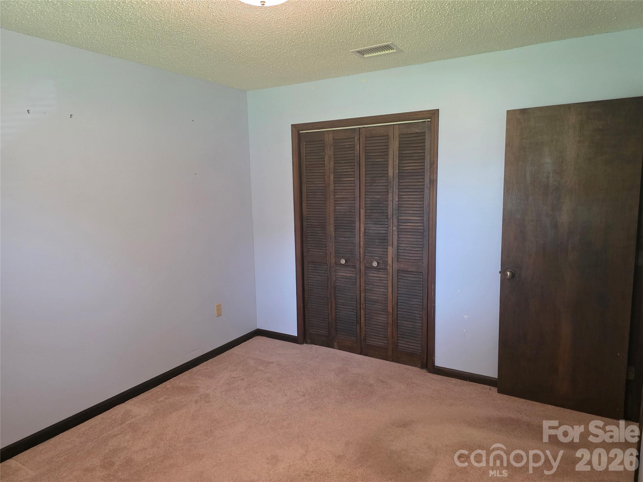 4028 Elizabeth Street — Hickory