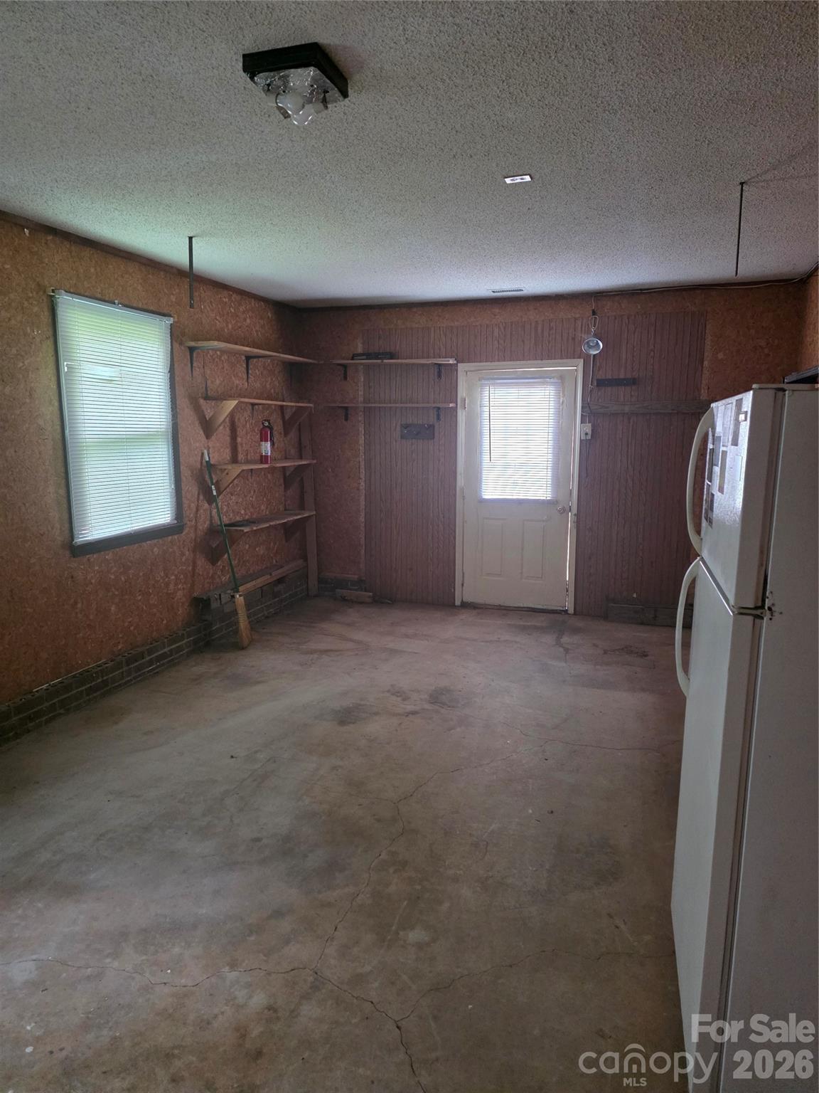 4028 Elizabeth Street — Hickory