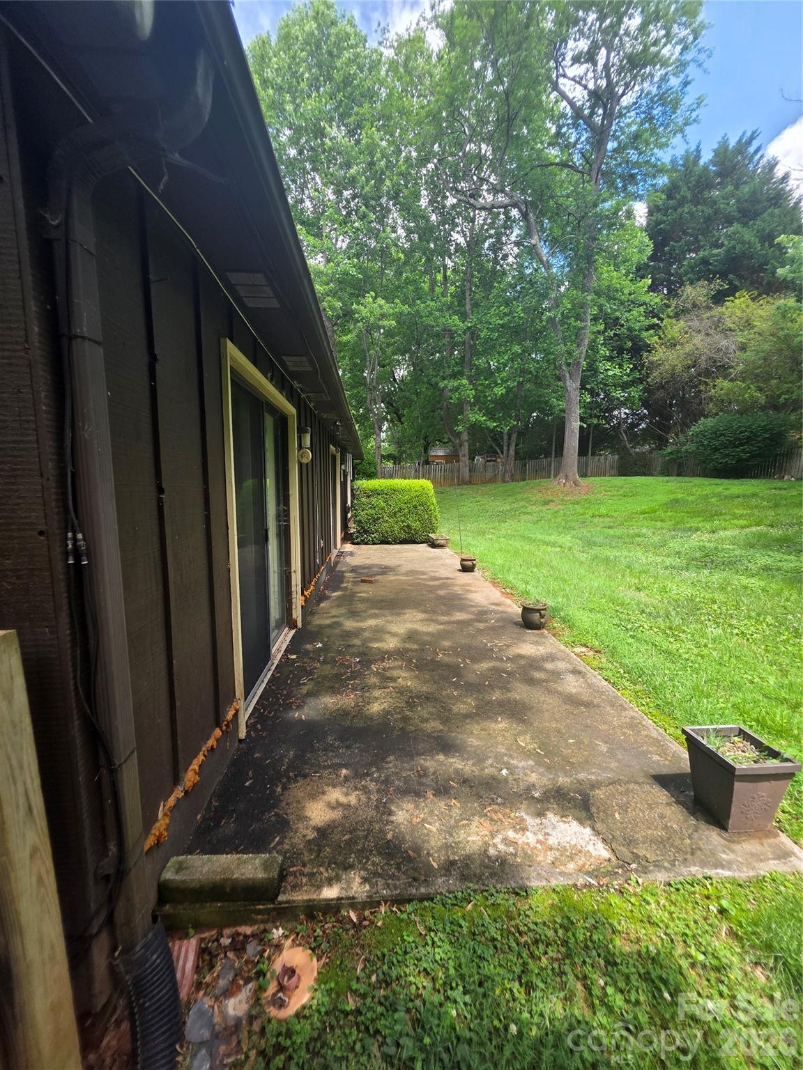 4028 Elizabeth Street — Hickory