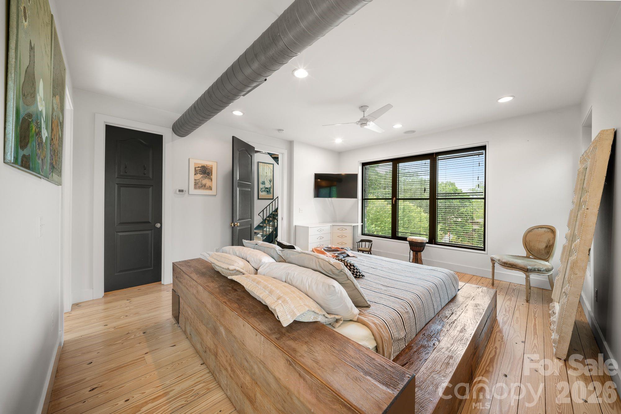 53 Buchanan Place — Asheville