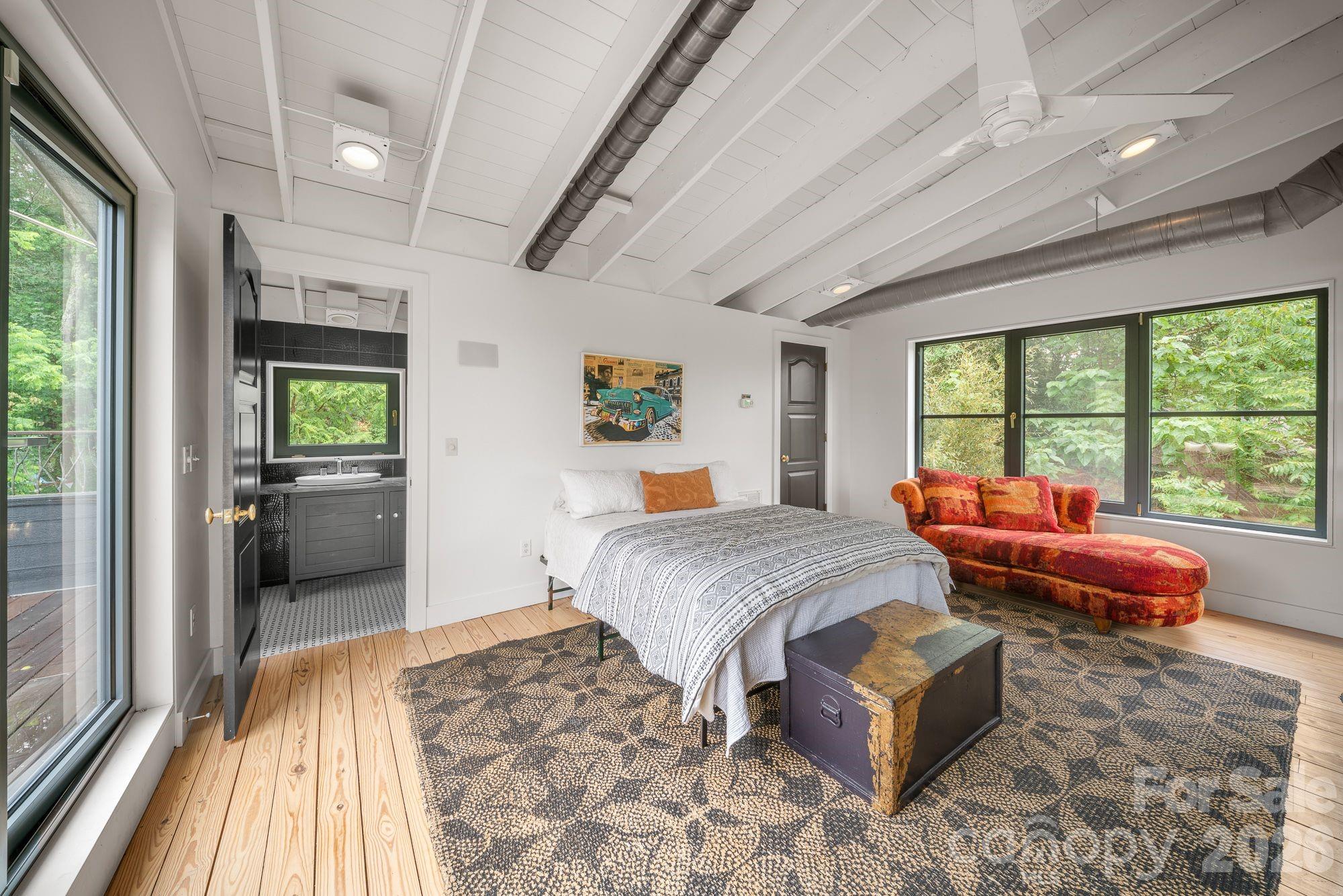53 Buchanan Place — Asheville