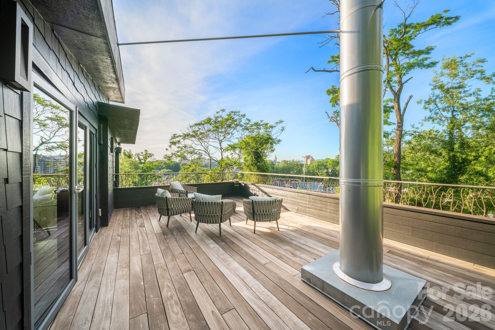 53 Buchanan Place — Asheville