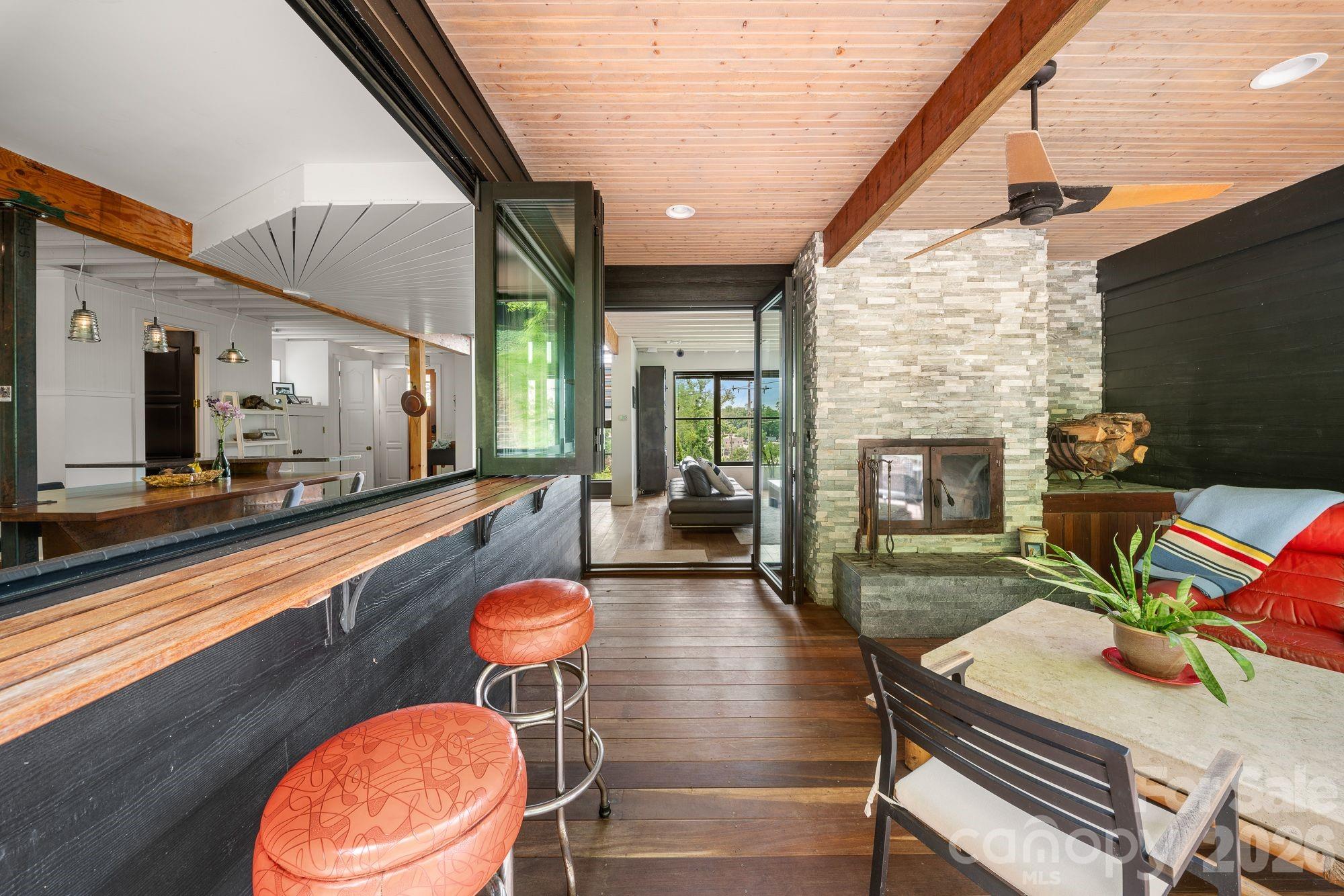 53 Buchanan Place — Asheville